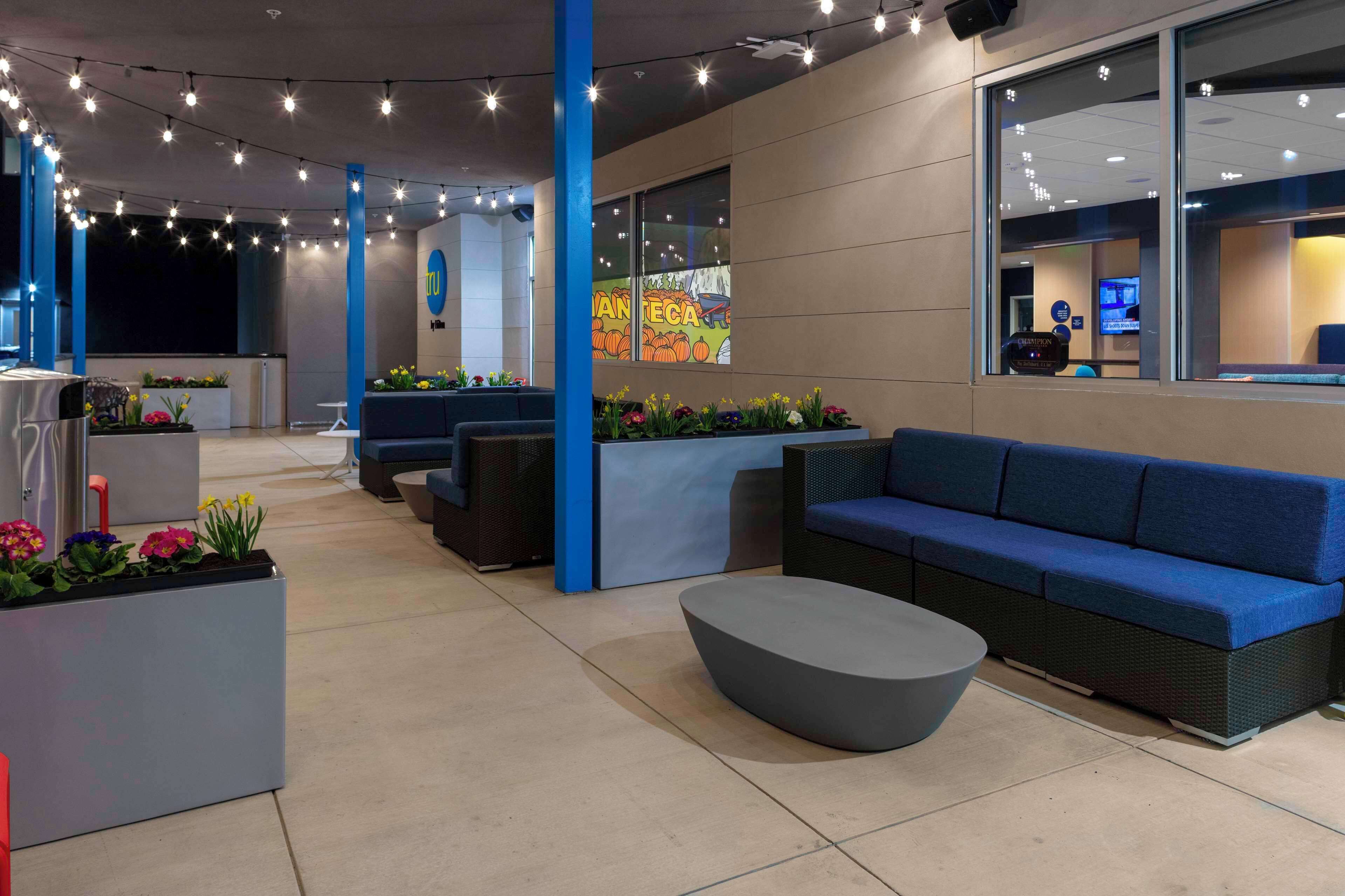 Tru by Hilton Manteca