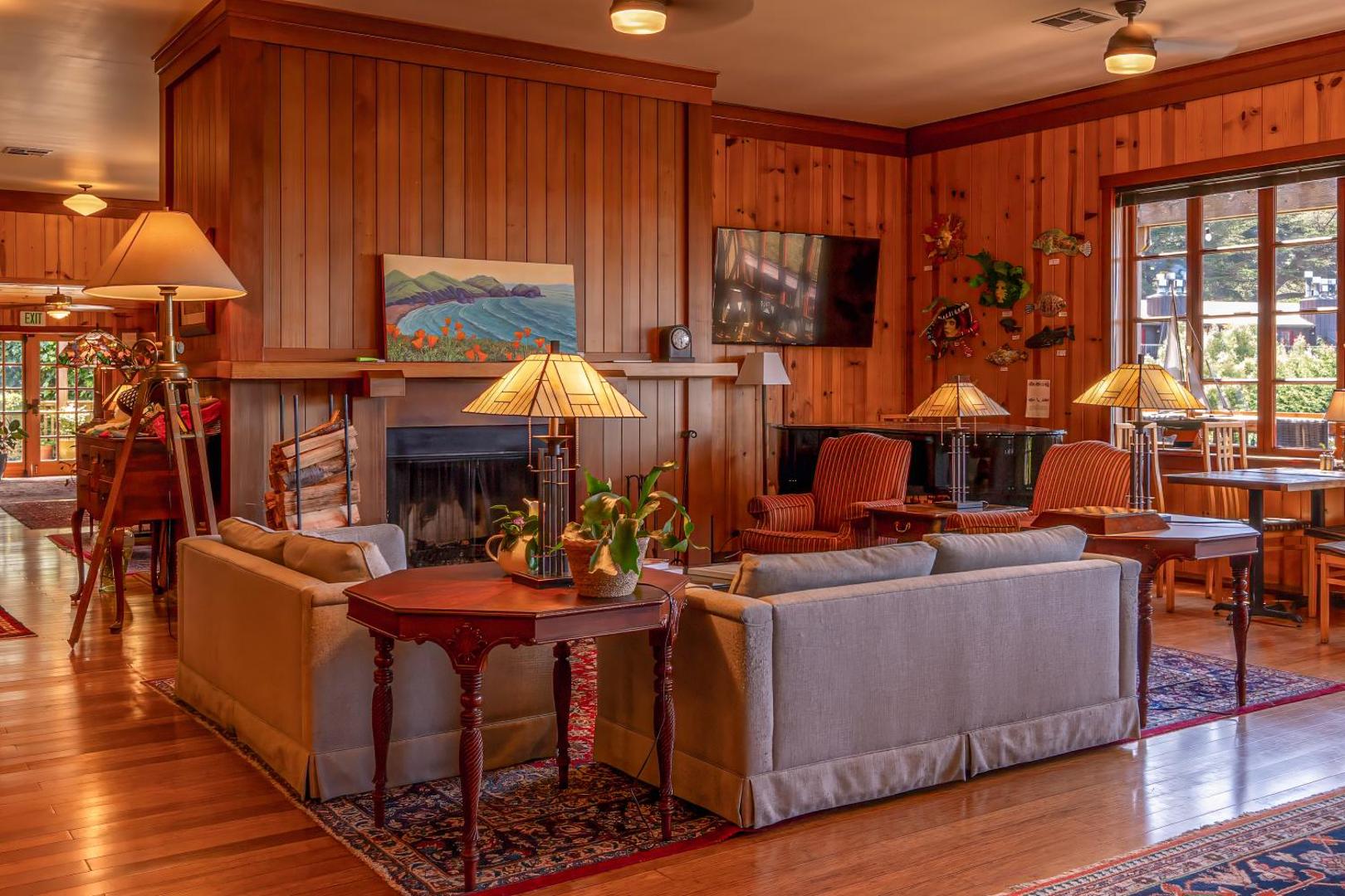 Stanford Inn by the Sea