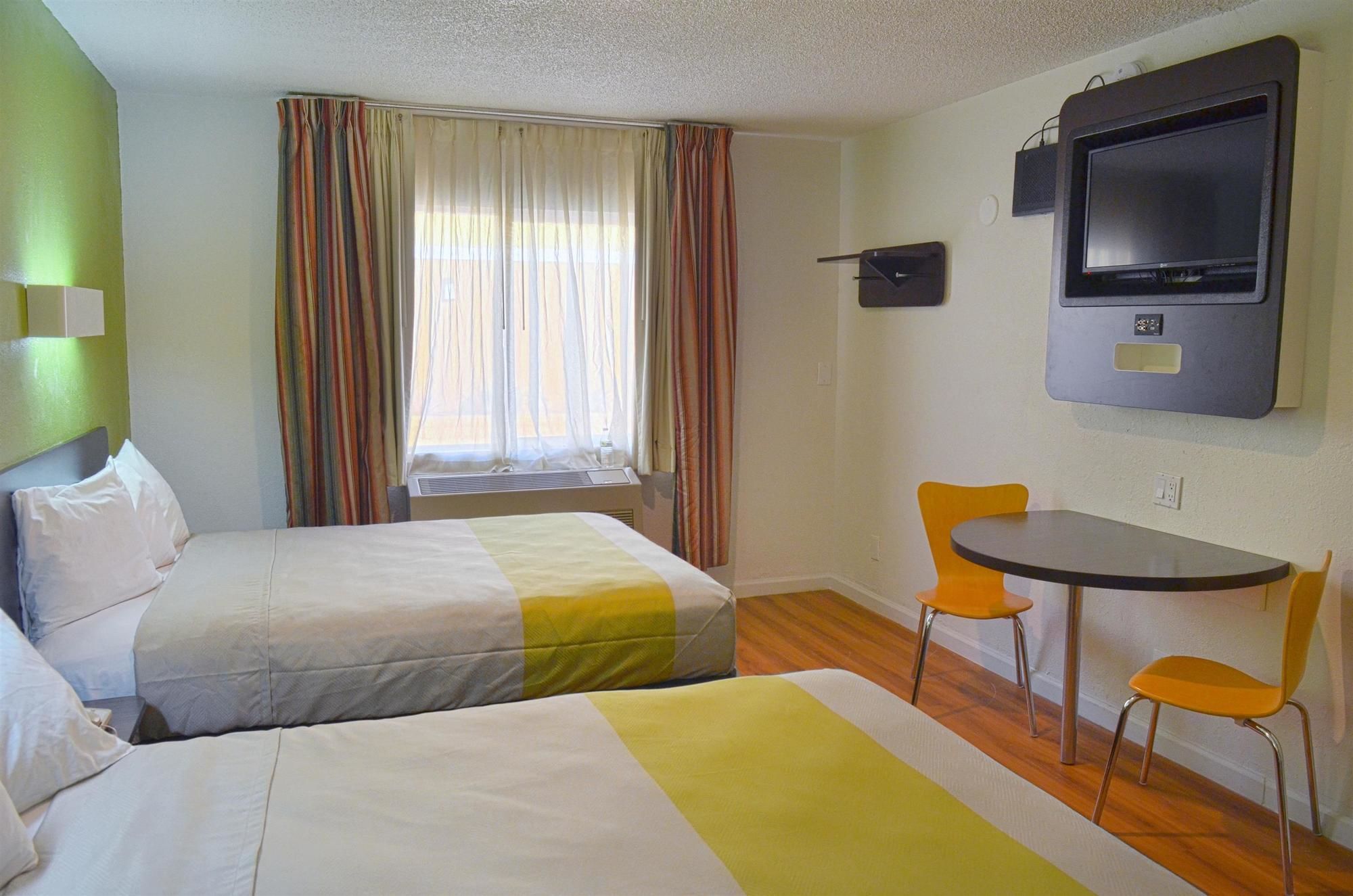 Motel 6 Modesto - Downtown