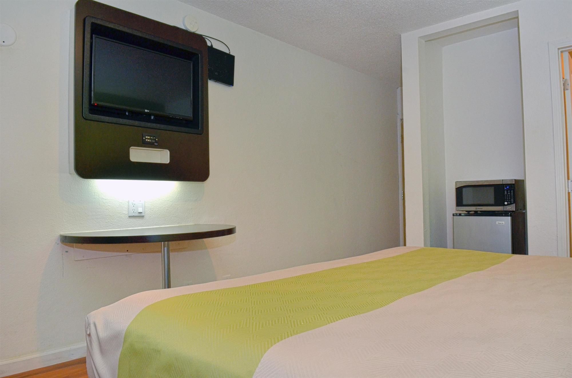 Motel 6 Modesto - Downtown