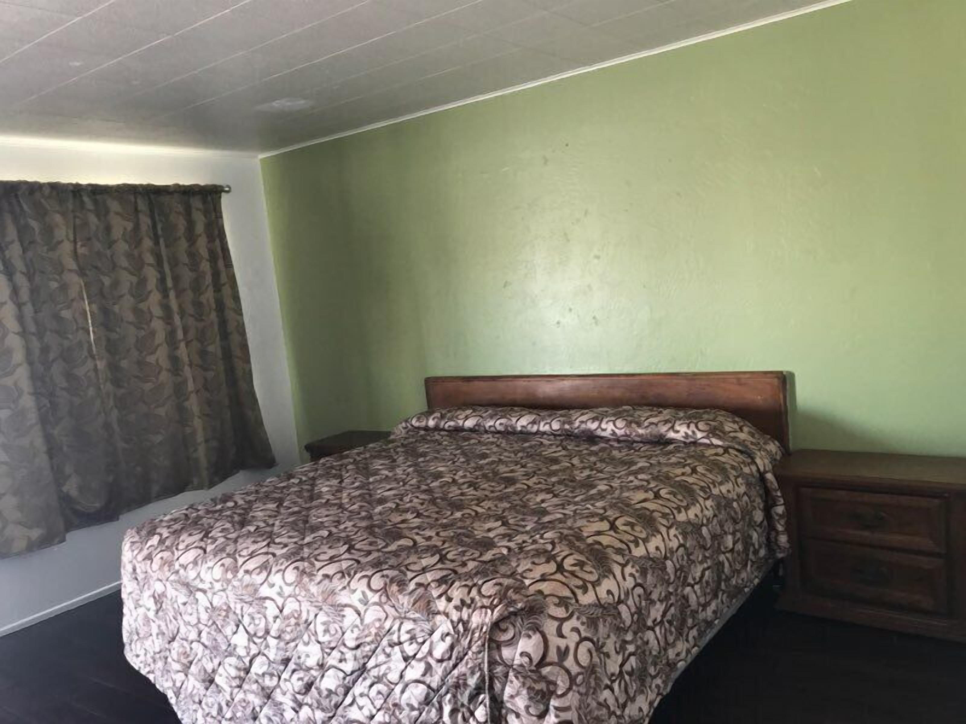 Oak Motel