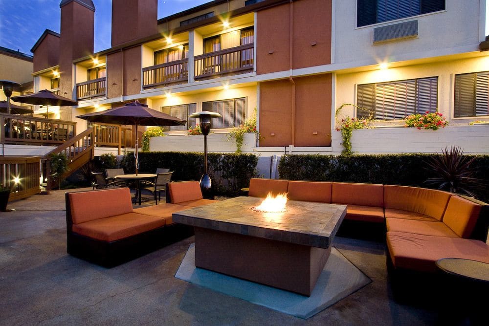 Mariposa Inn & Suites