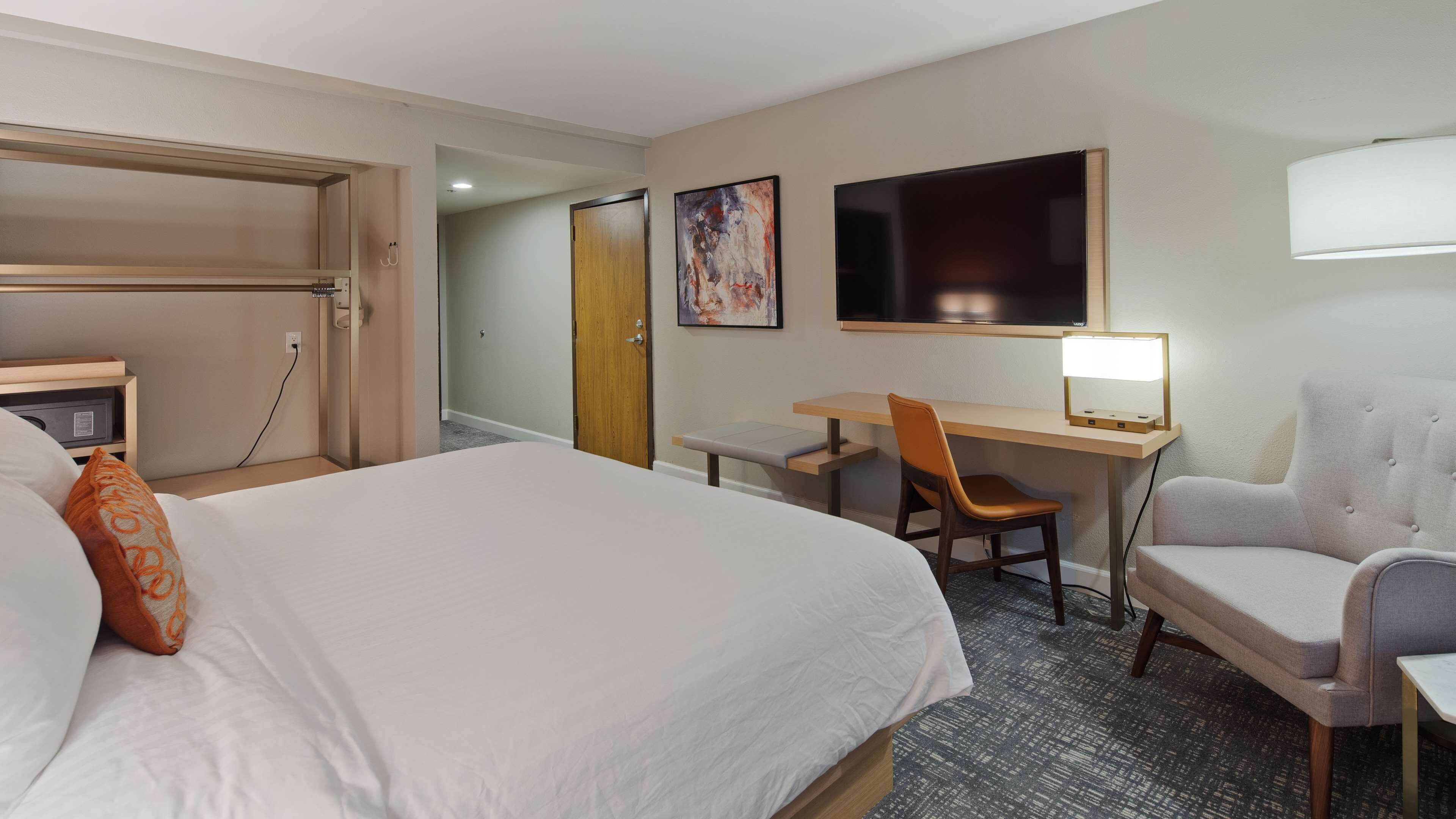 Lincoln Hotel SureStay Collection by Best Western