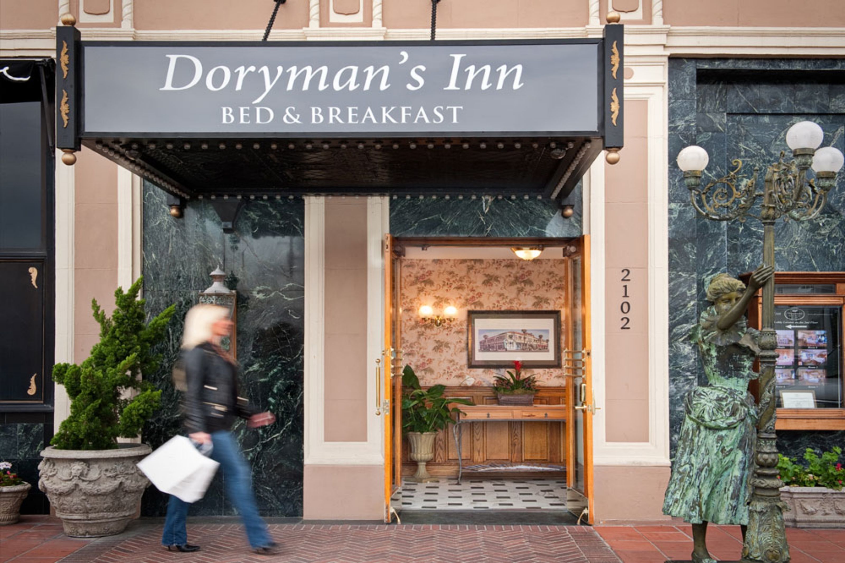 Dorymans Oceanfront Inn