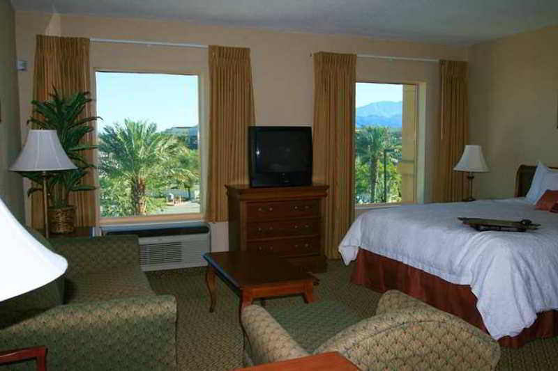 Hampton Inn & Suites Palm Desert