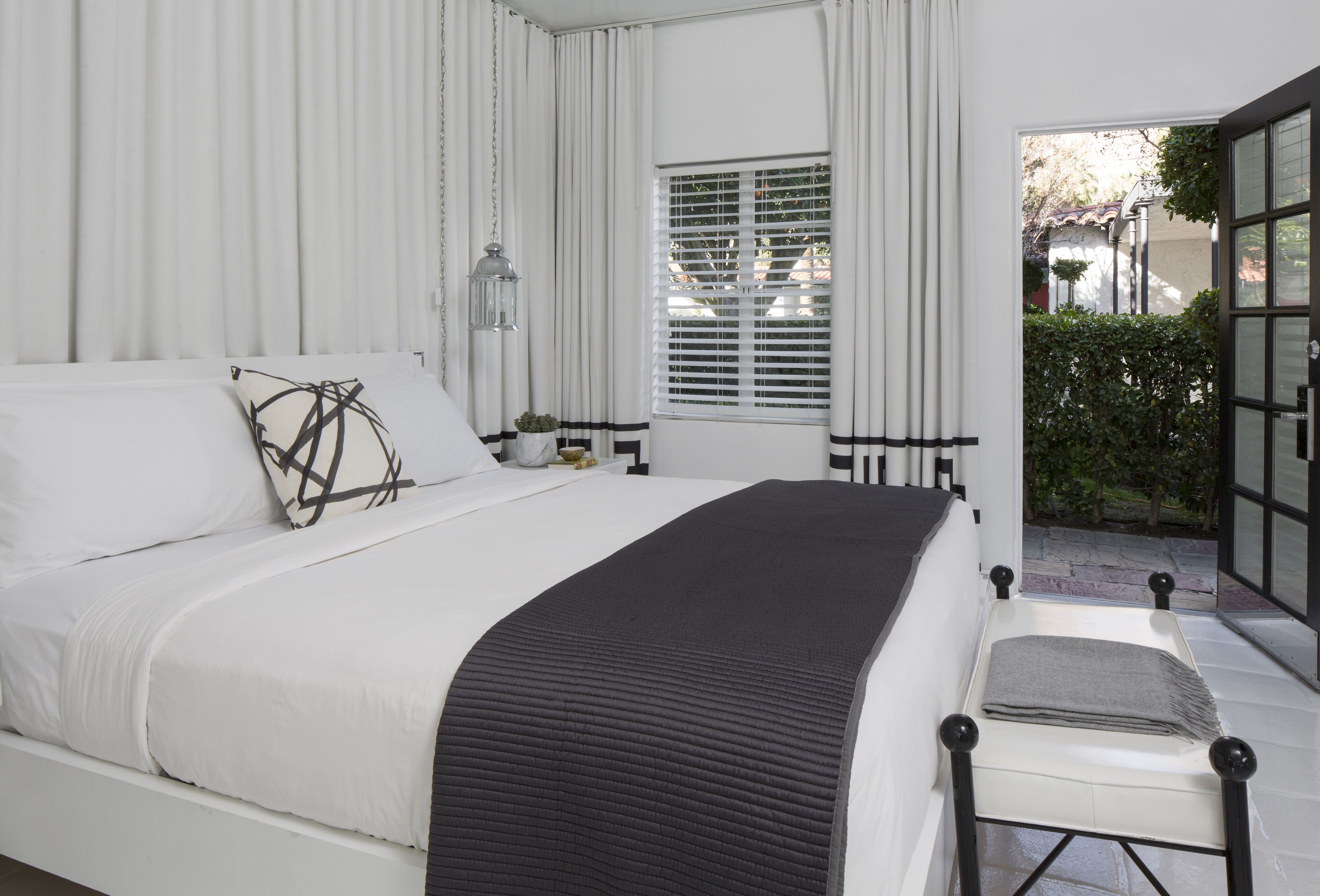 Avalon Hotel & Bungalows