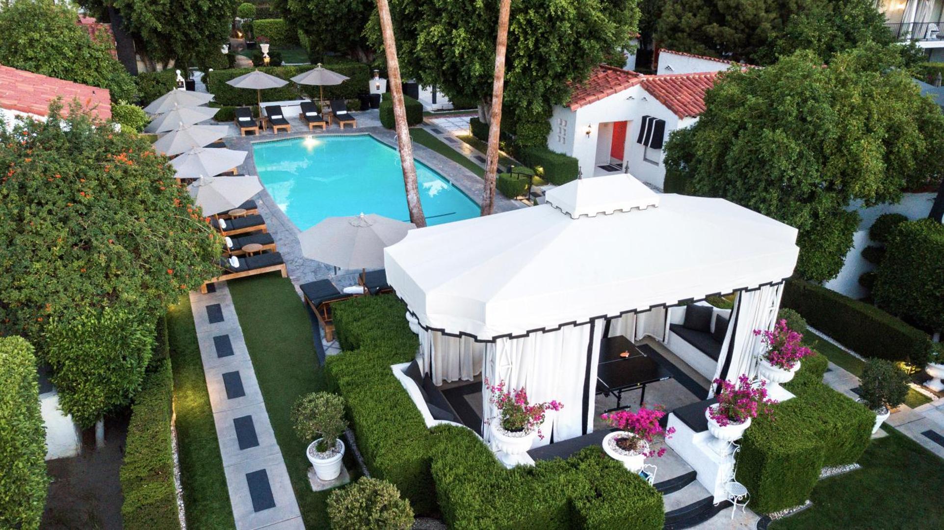 Avalon Hotel & Bungalows