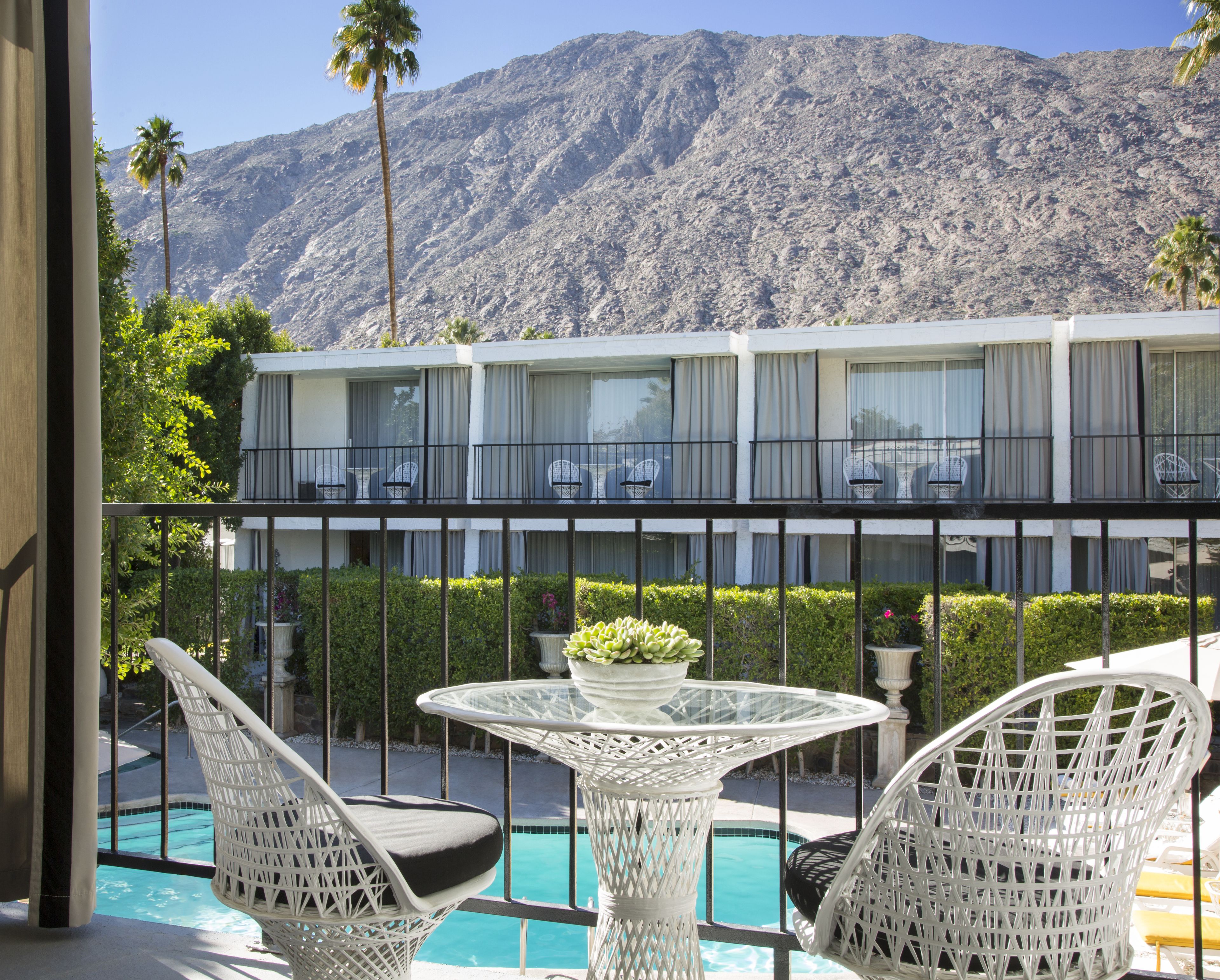 Avalon Hotel & Bungalows
