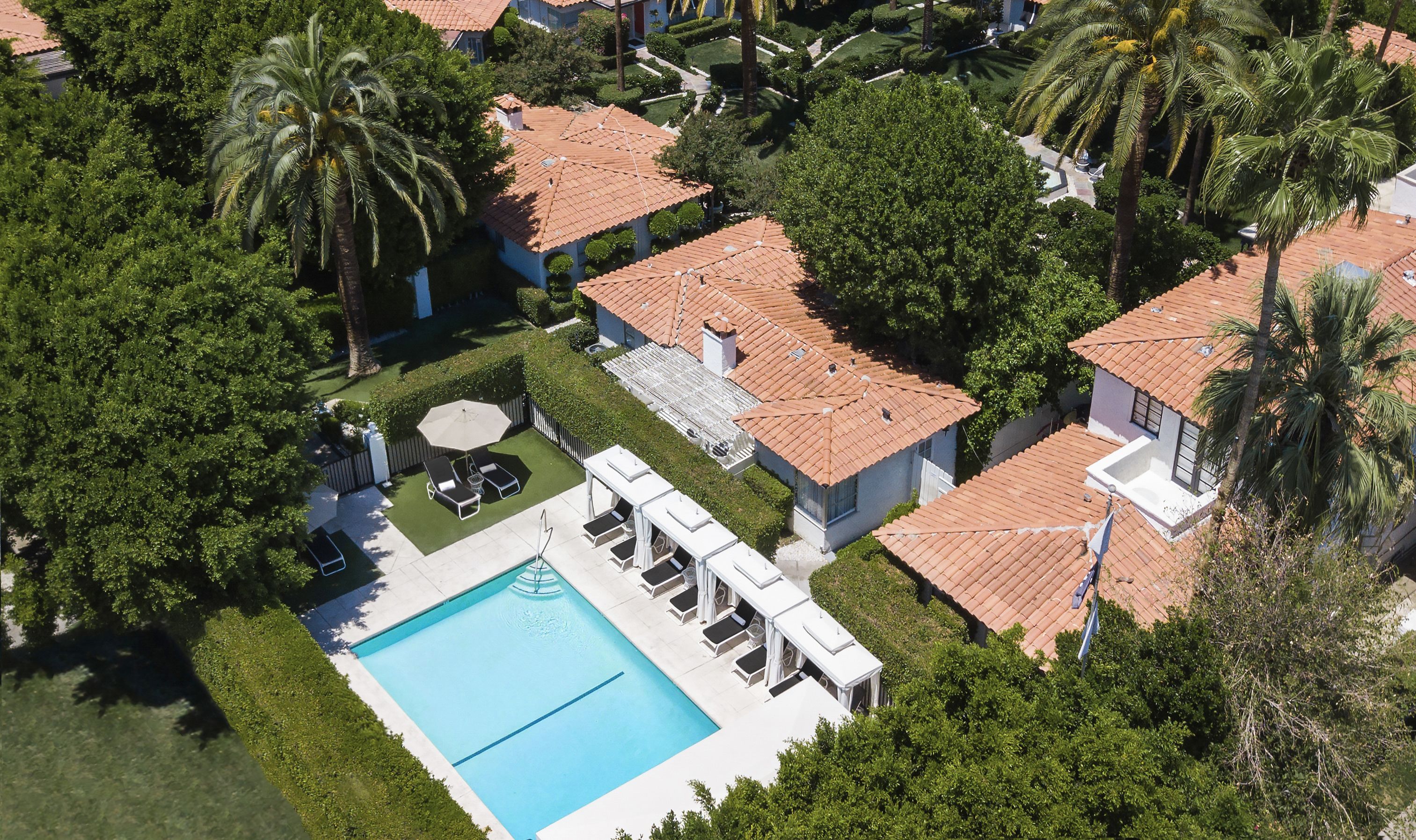 Avalon Hotel & Bungalows