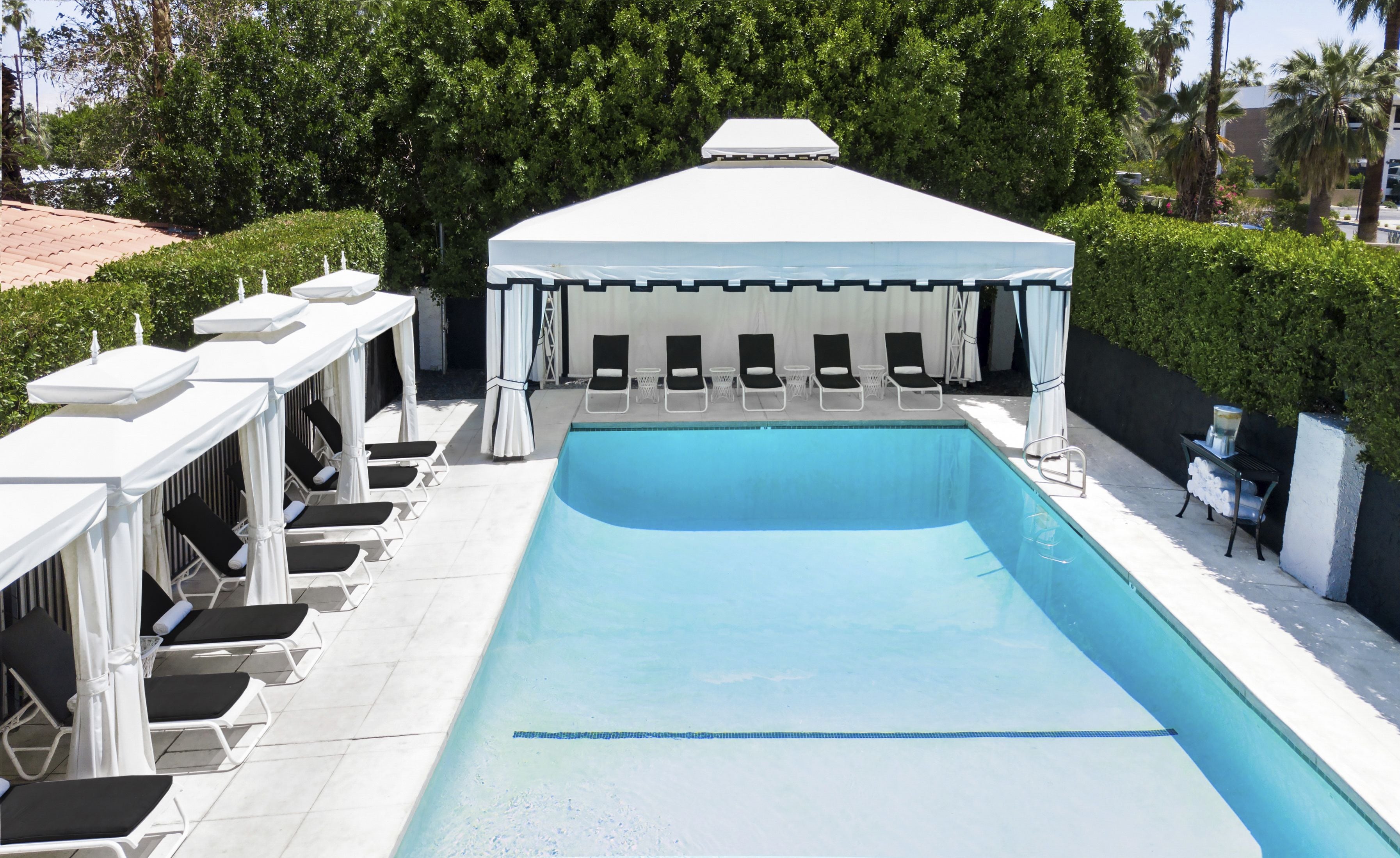 Avalon Hotel & Bungalows
