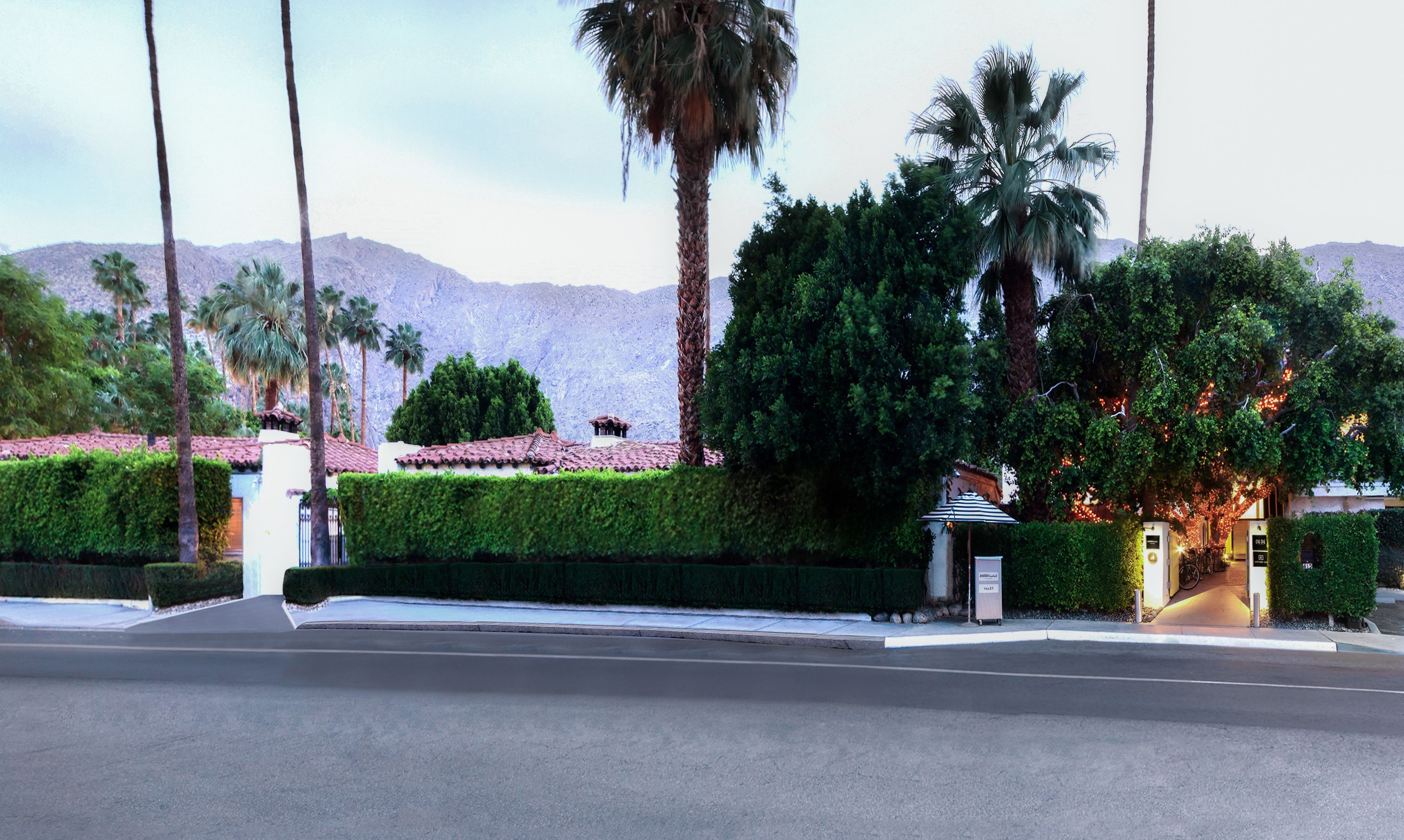 Avalon Hotel & Bungalows
