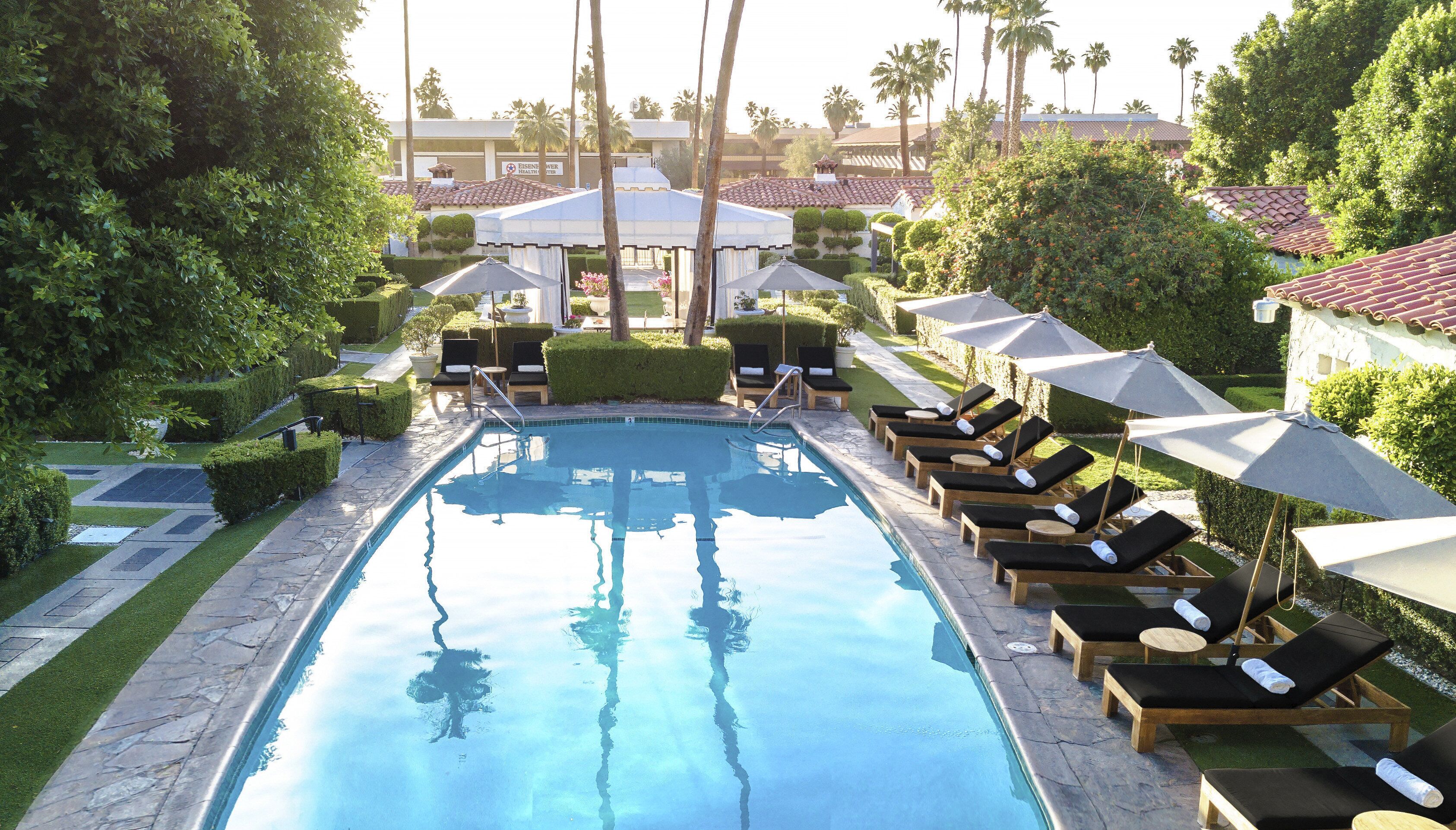 Avalon Hotel & Bungalows