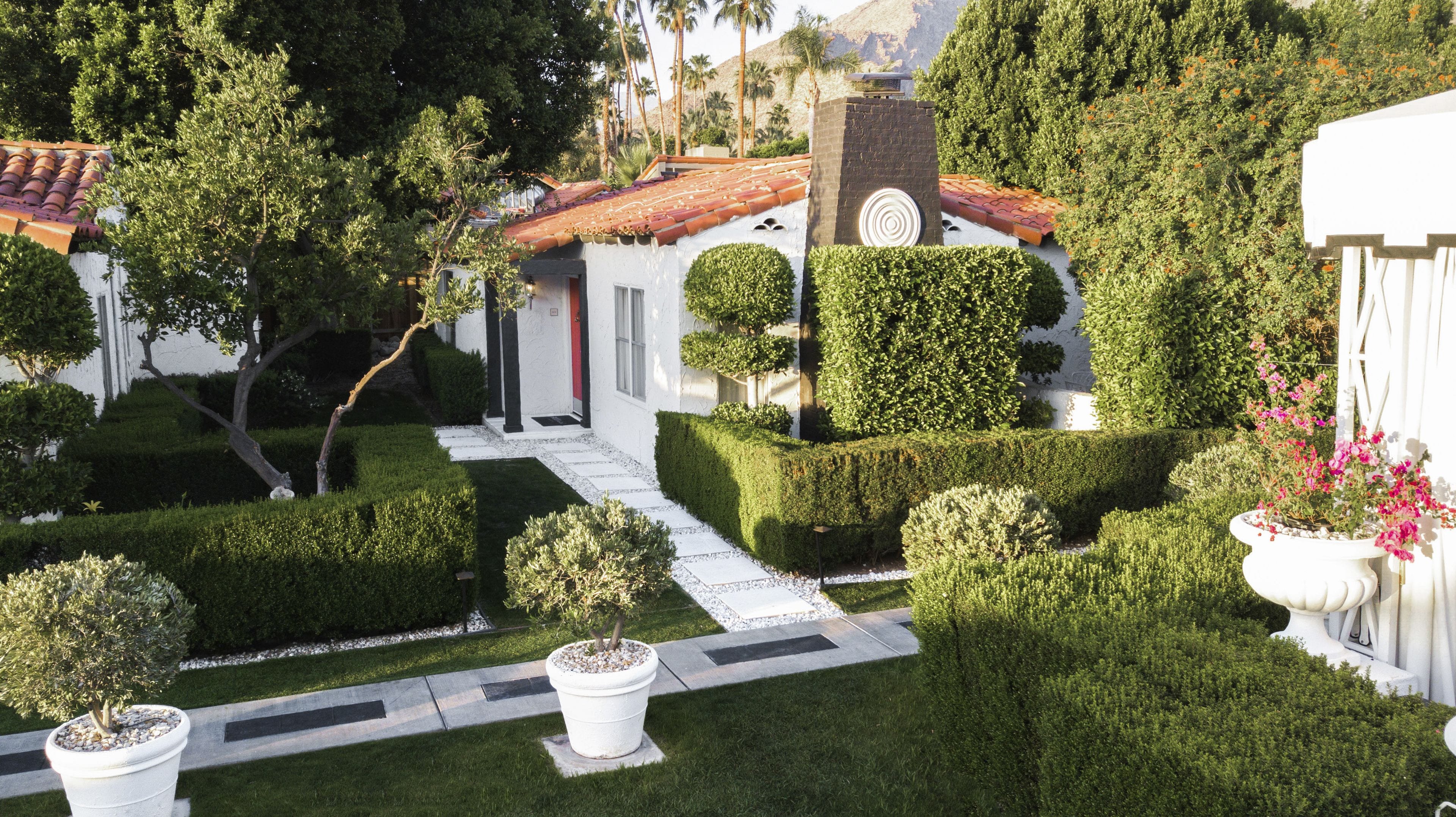 Avalon Hotel & Bungalows