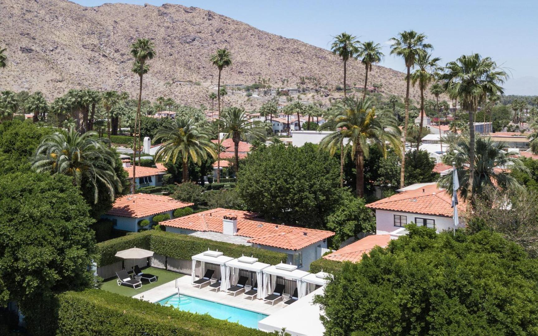 Avalon Hotel & Bungalows