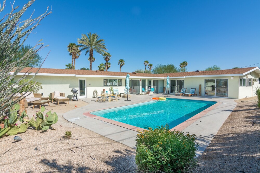 Desert Coral Oasis House