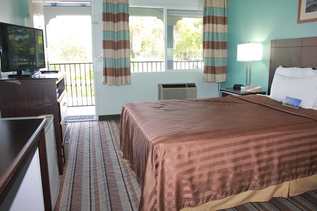 Leland Hotel