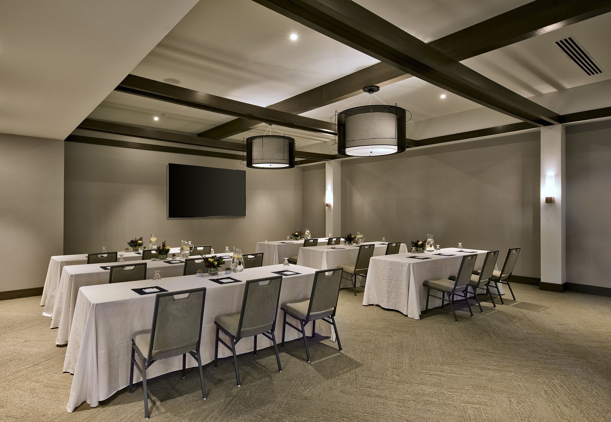 Inn at the Pier Pismo Beach, Curio Collection by Hilton
