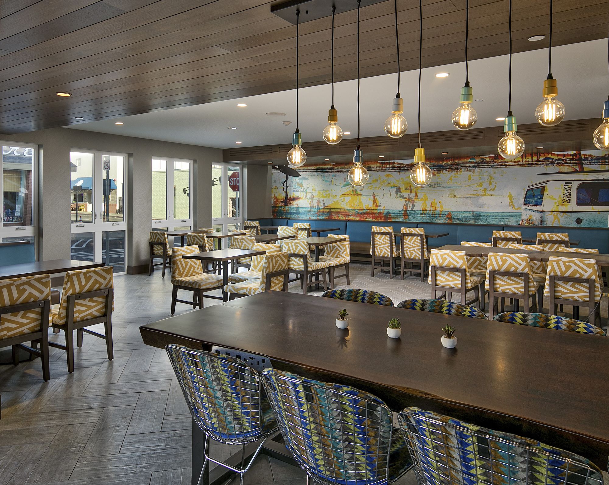 Inn at the Pier Pismo Beach, Curio Collection by Hilton