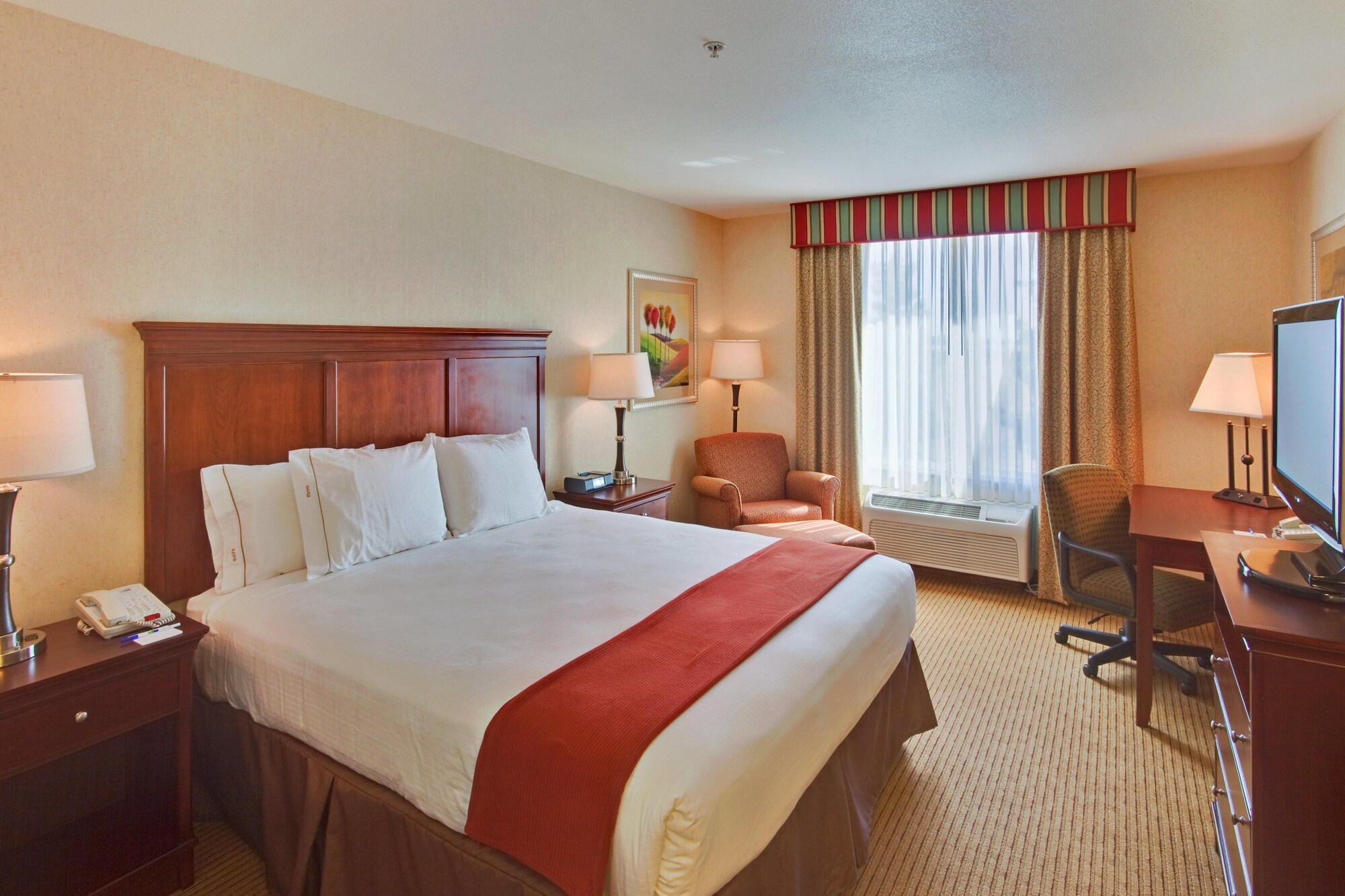 Holiday Inn Express Hotel & Suites Porteville
