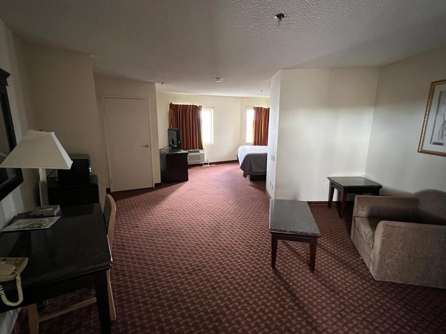 Days Inn and Suites by Wyndham Rancho Cordova
