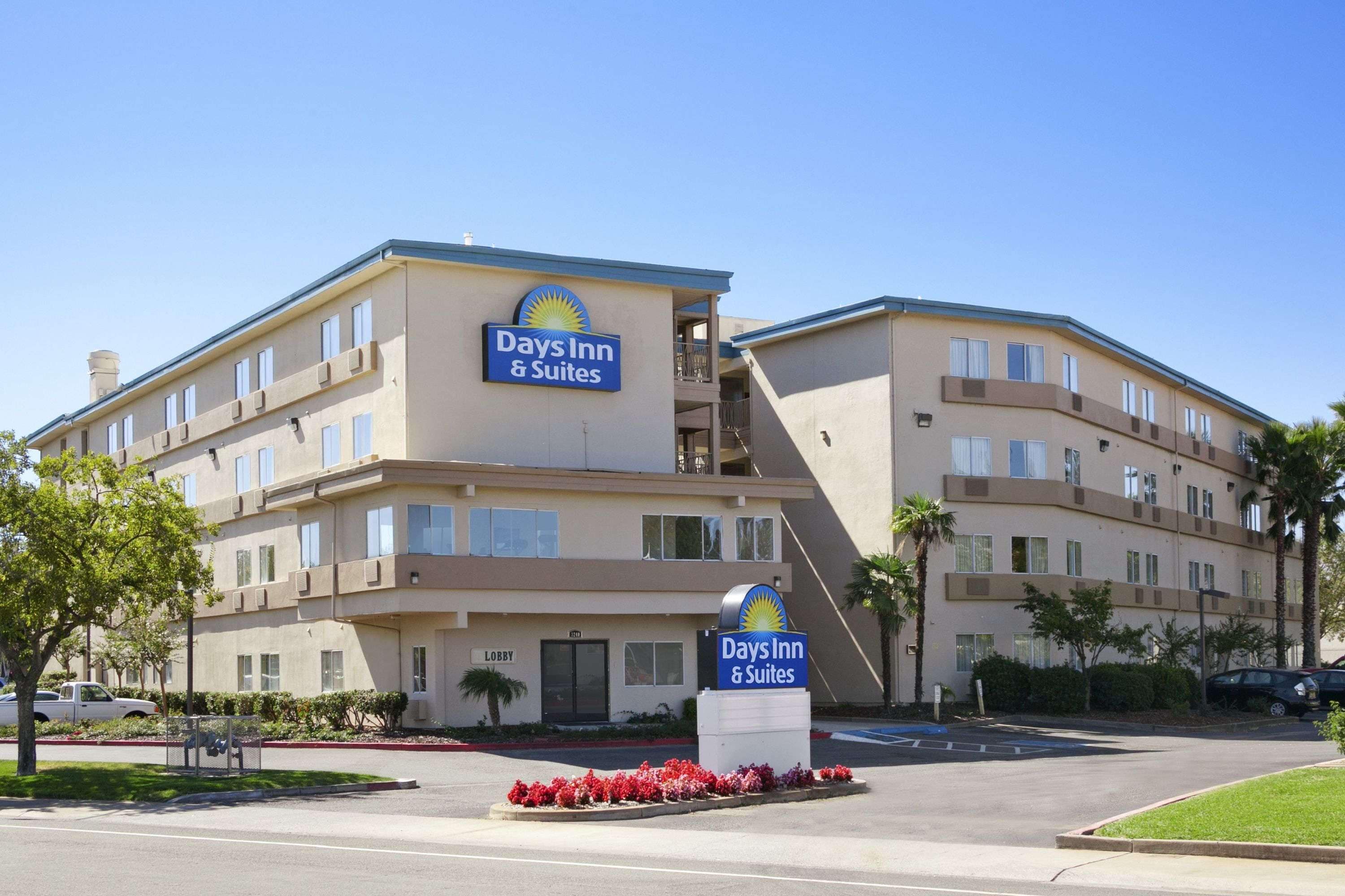 Days Inn and Suites by Wyndham Rancho Cordova