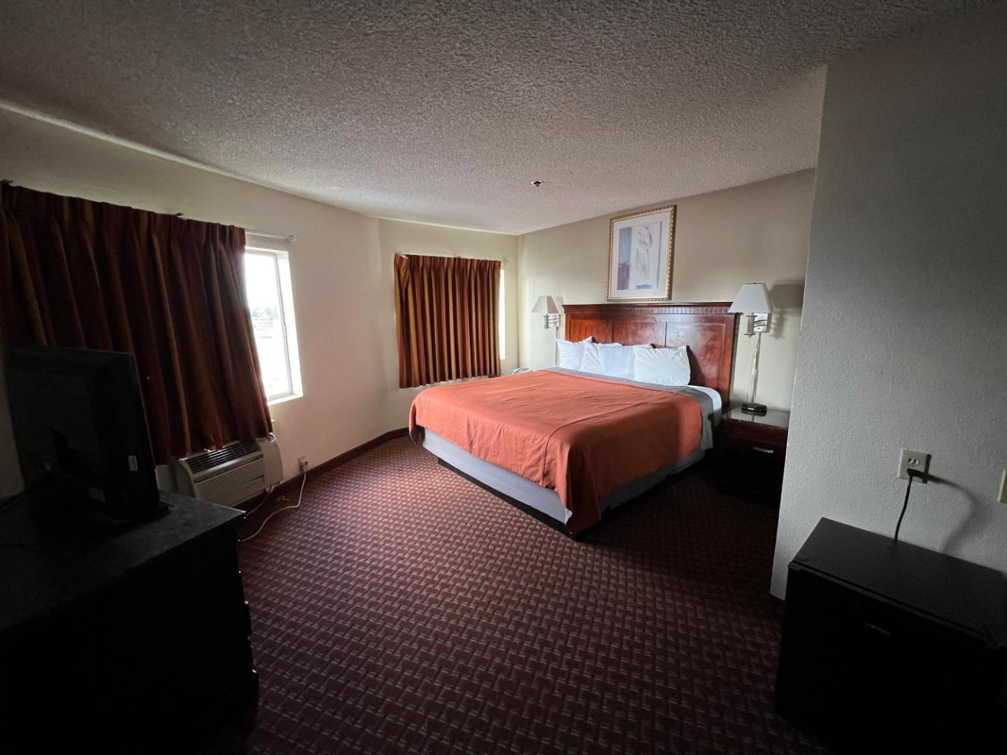 Days Inn and Suites by Wyndham Rancho Cordova