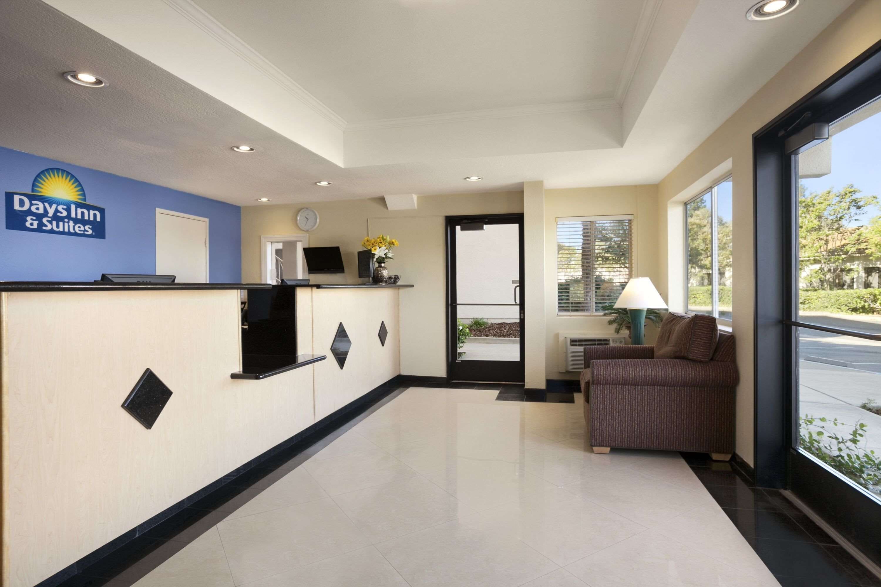 Days Inn and Suites by Wyndham Rancho Cordova