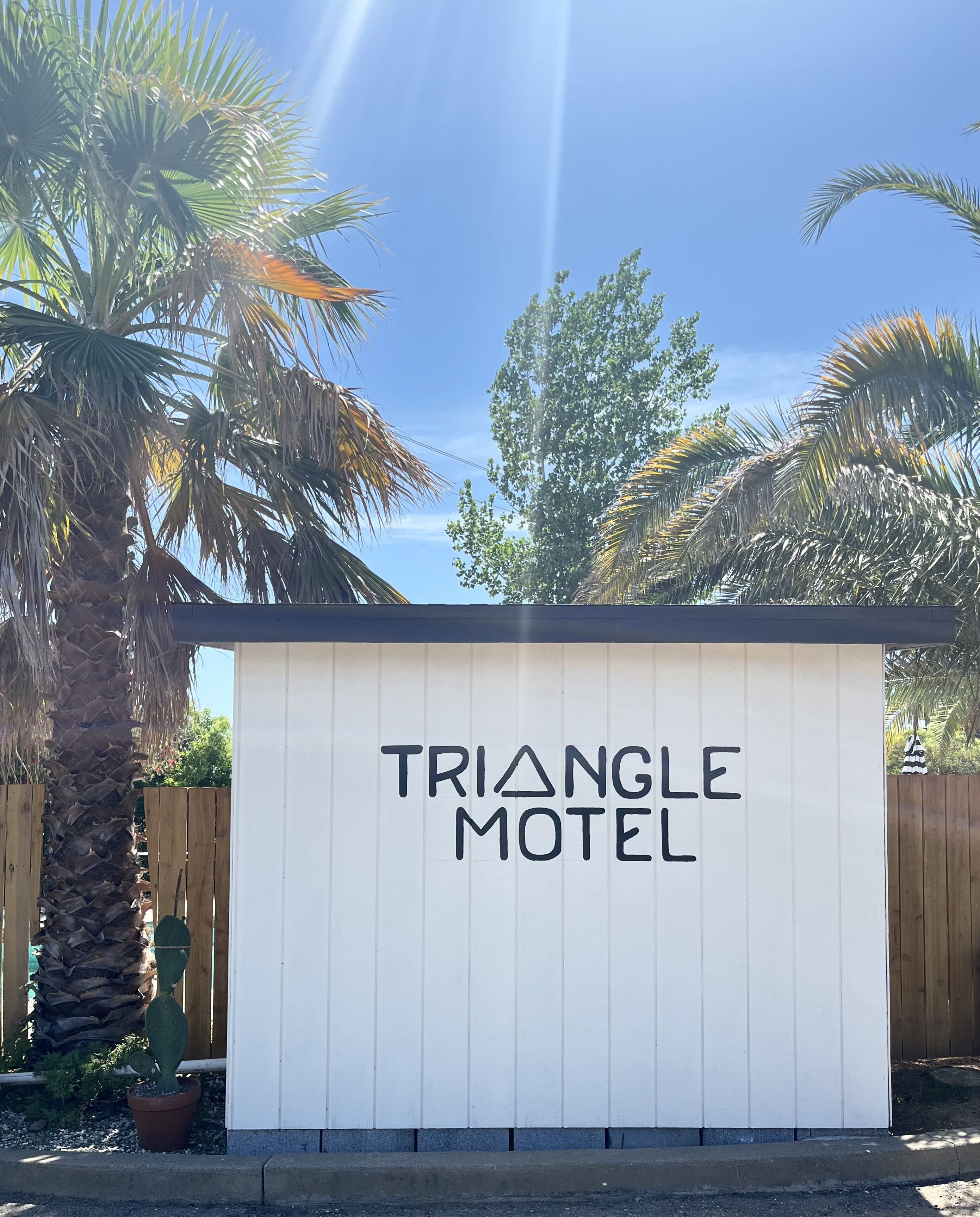 Triangle Motel