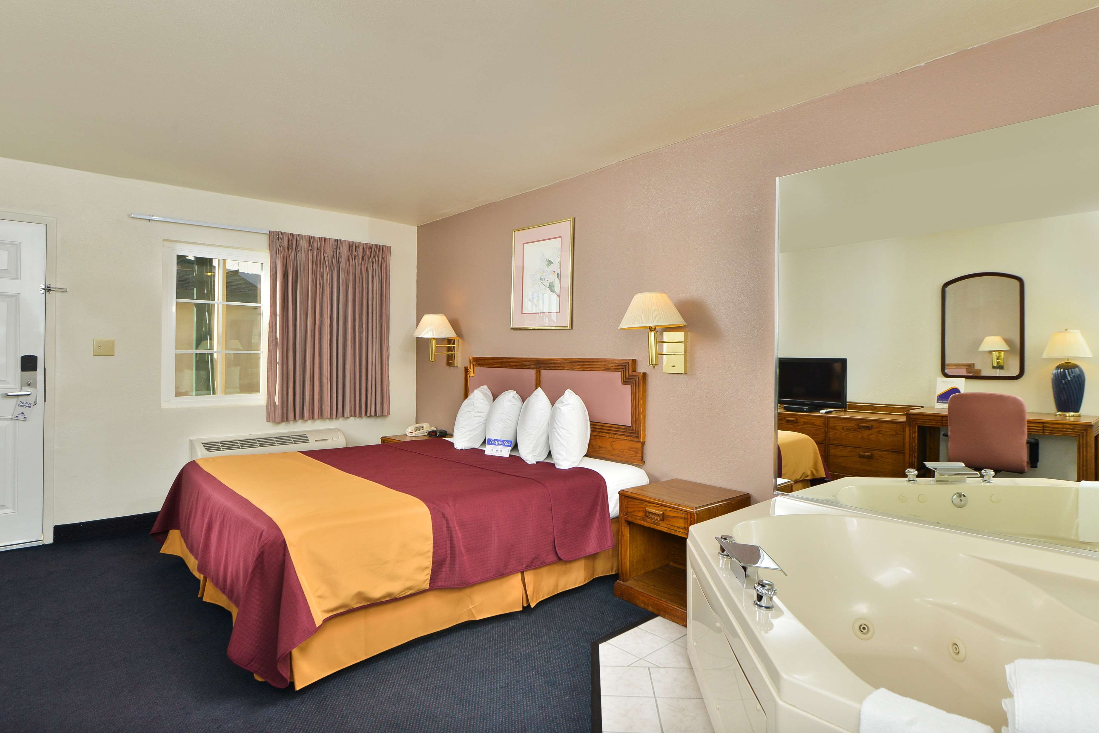 Americas Best Value Inn & Suites-Redding/North