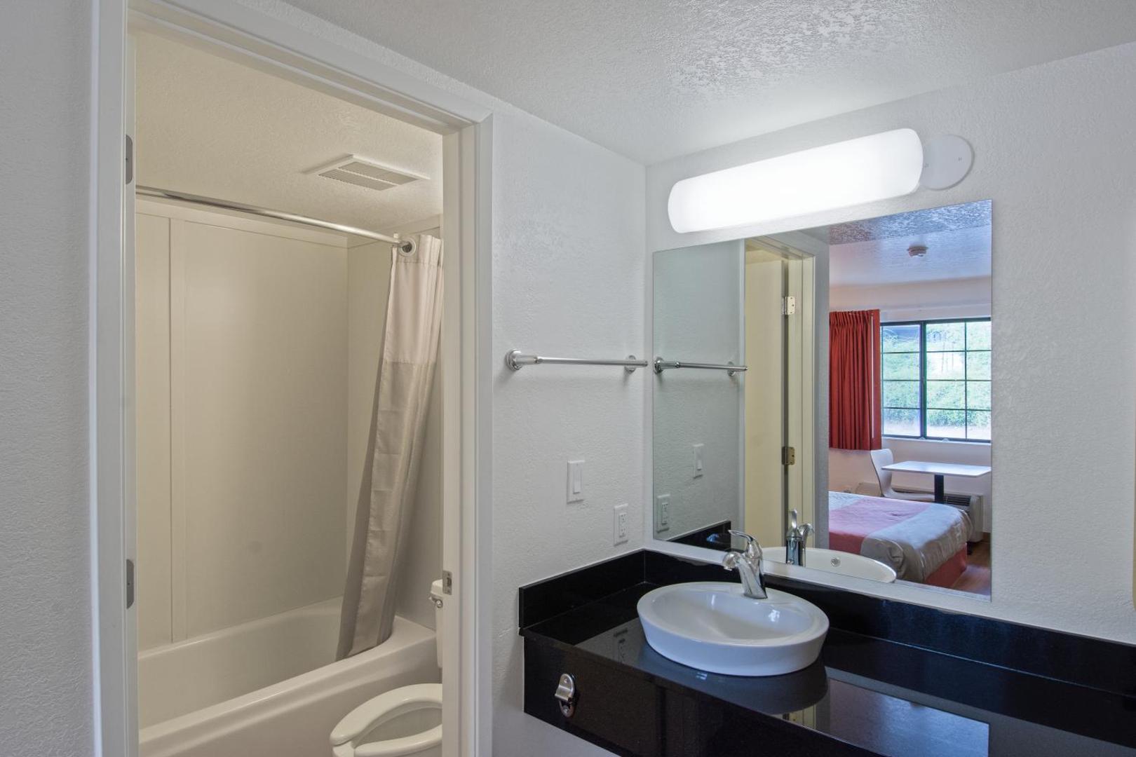 Motel 6 Redding South