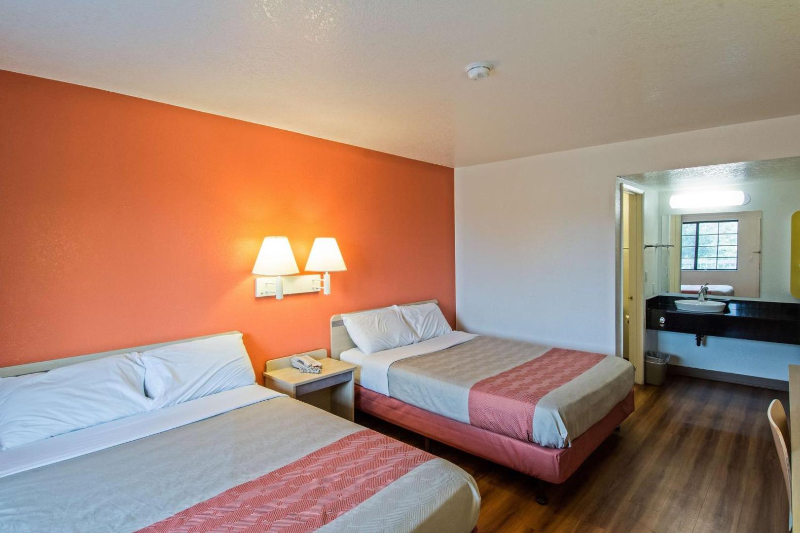 Motel 6 Redding South