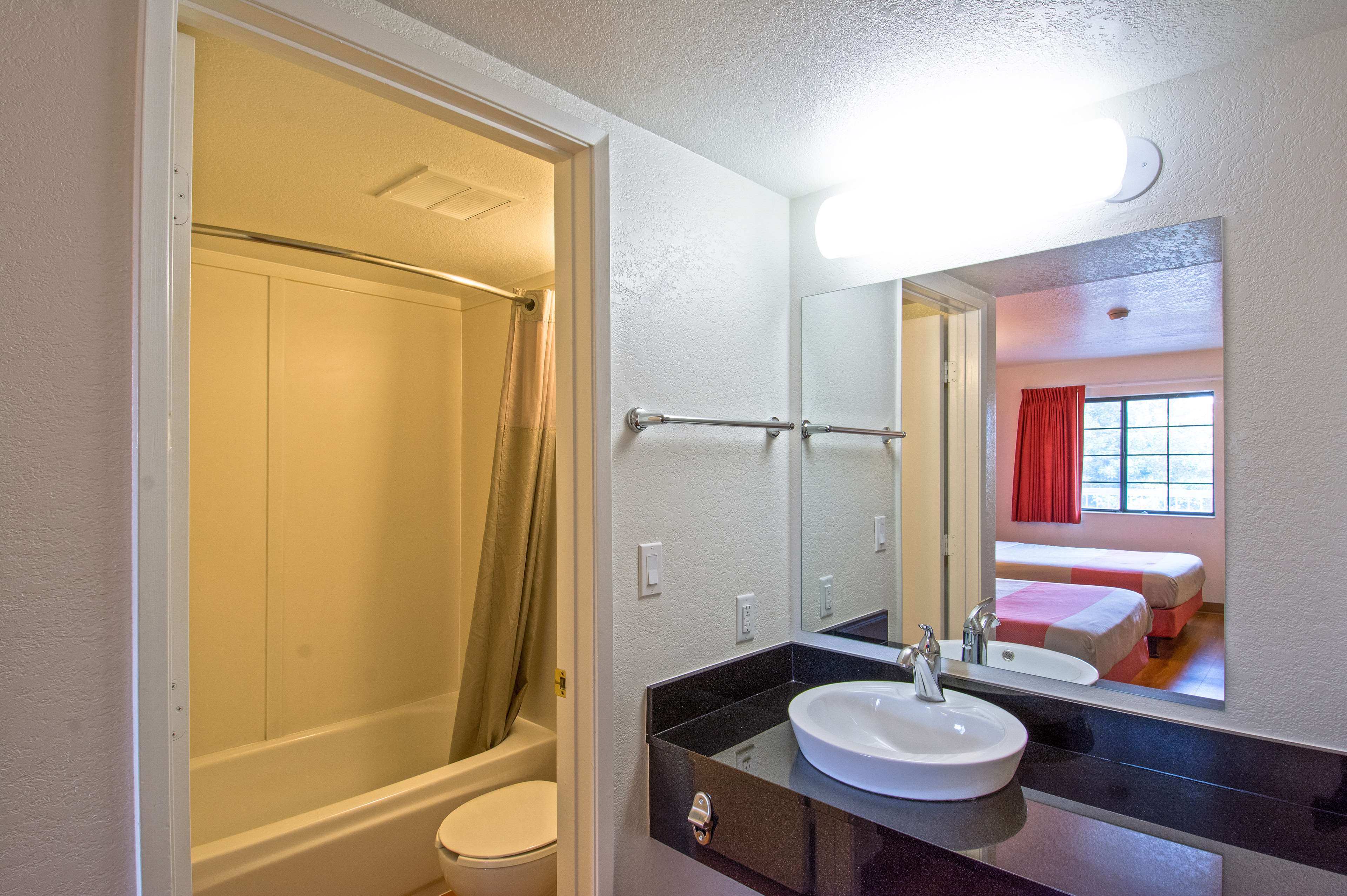 Motel 6 Redding South
