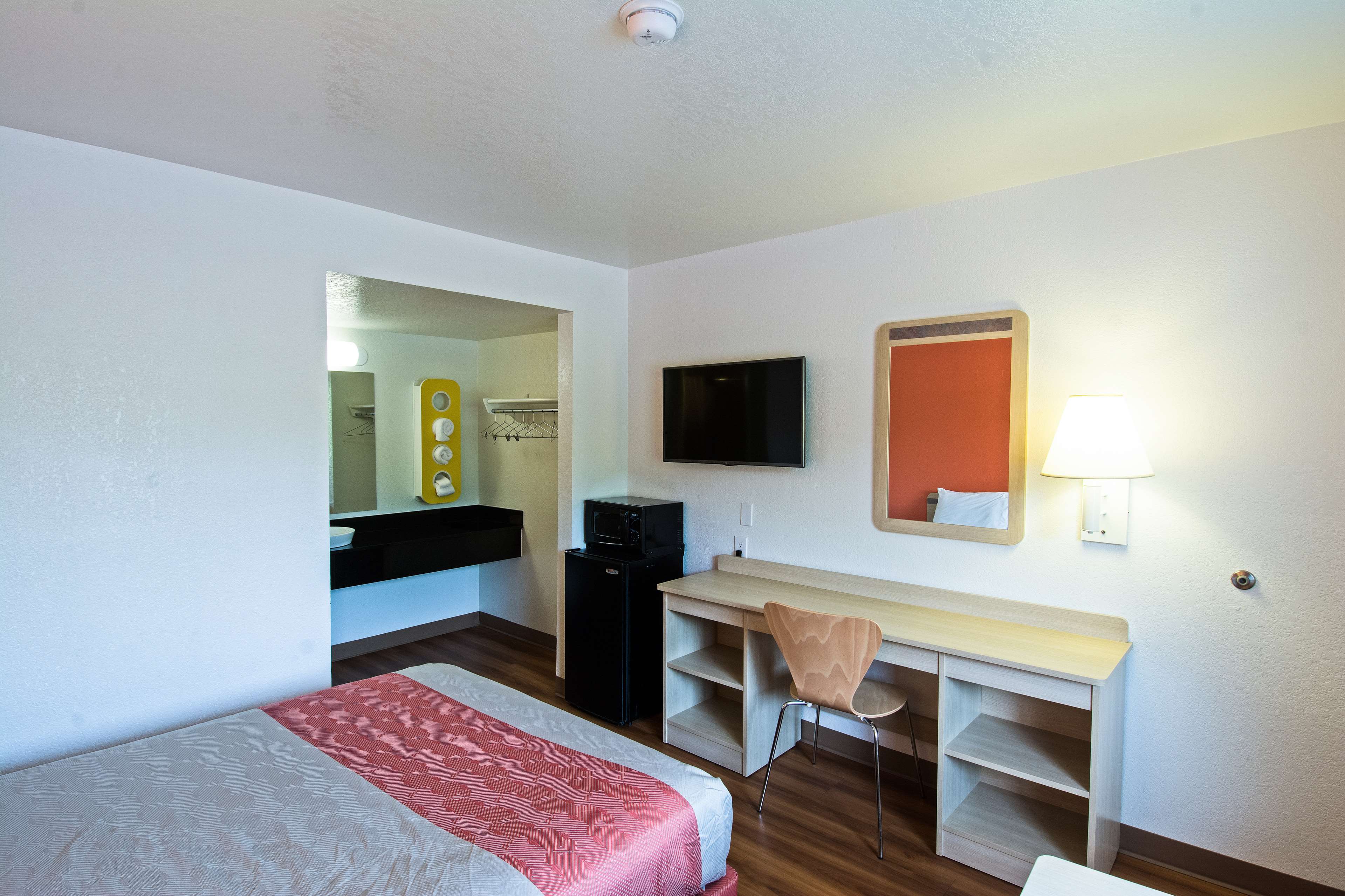 Motel 6 Redding South