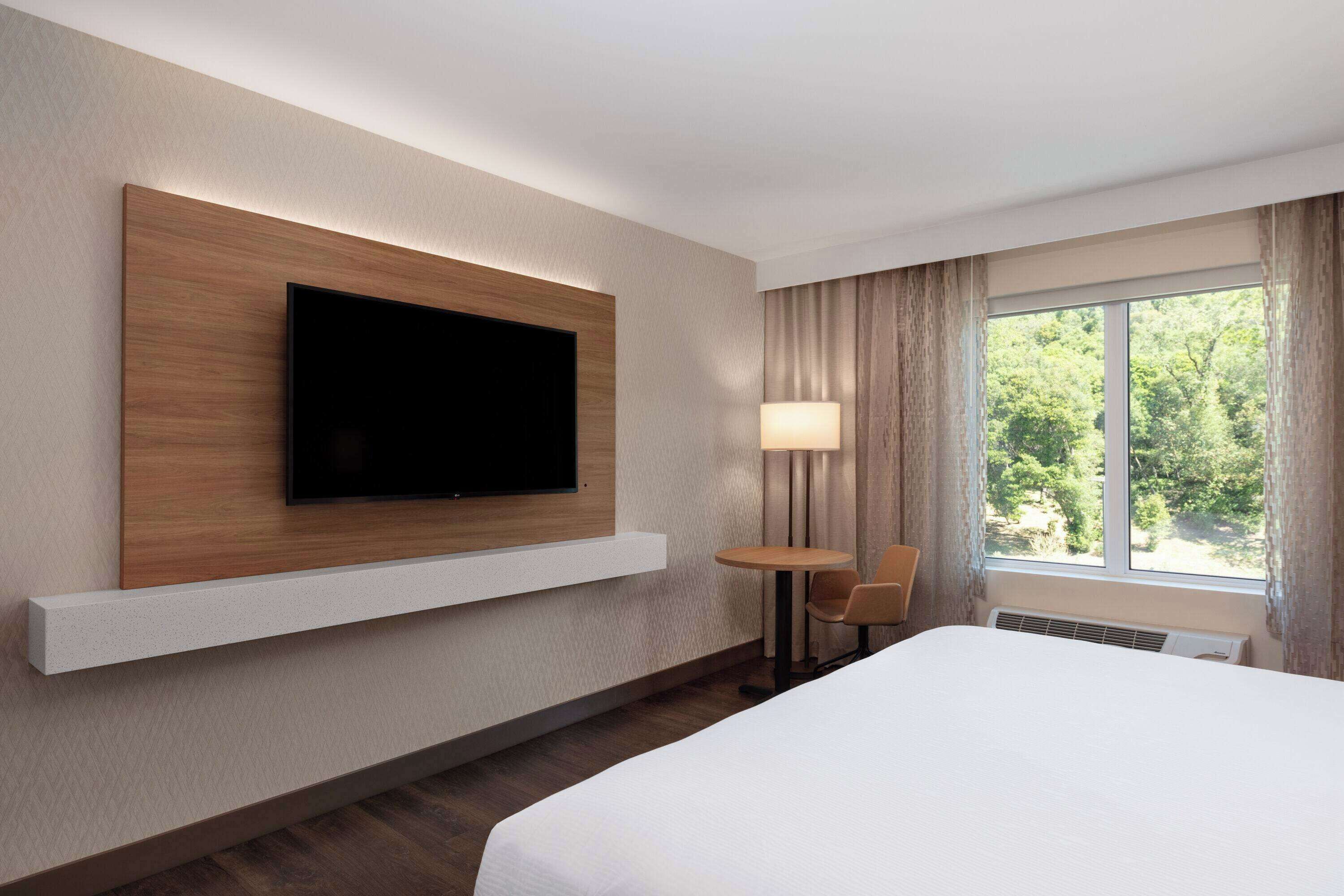 Wyndham Garden Redwood Valley