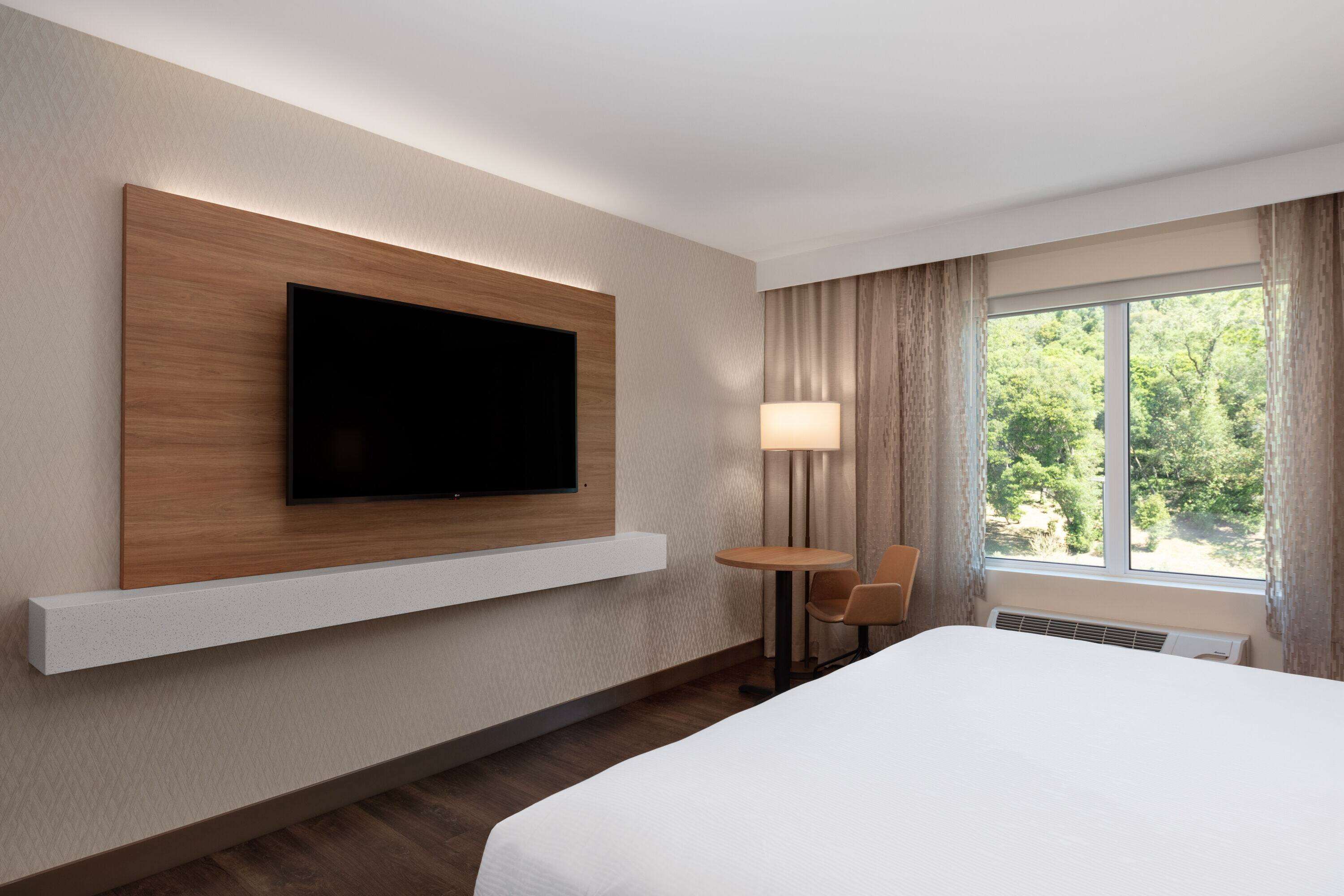 Wyndham Garden Redwood Valley