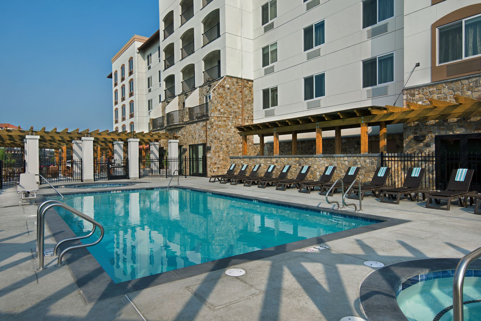 Oxford Suites Sonoma County