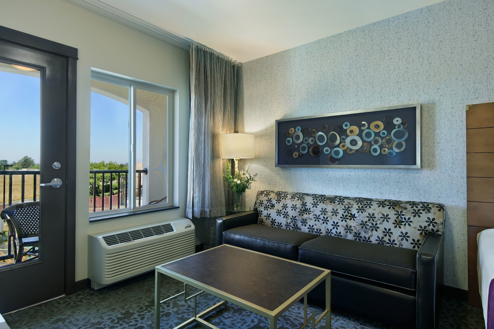 Oxford Suites Sonoma County