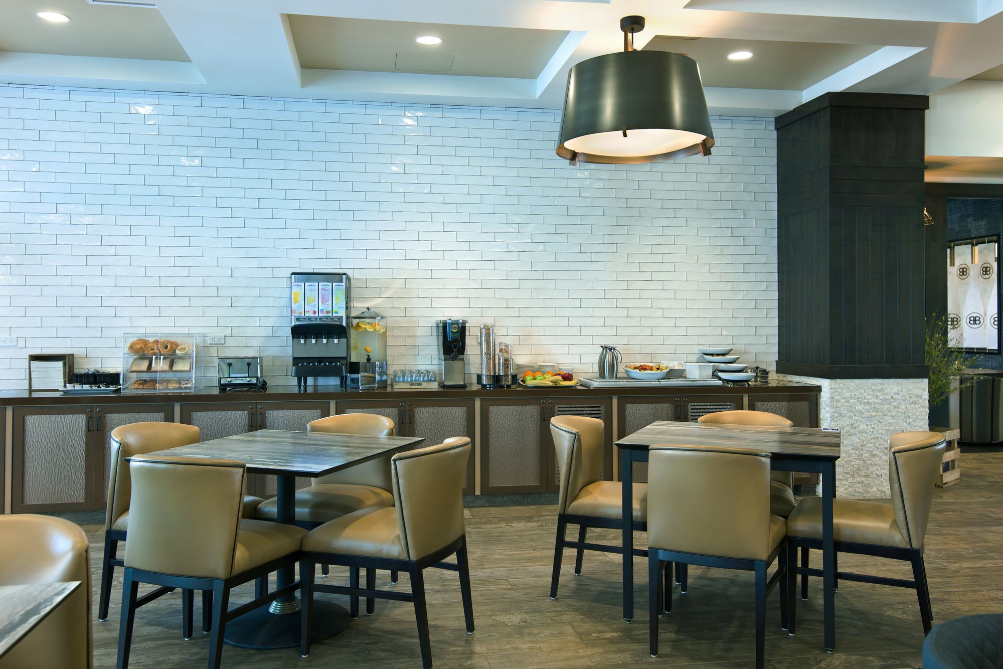 Oxford Suites Sonoma County