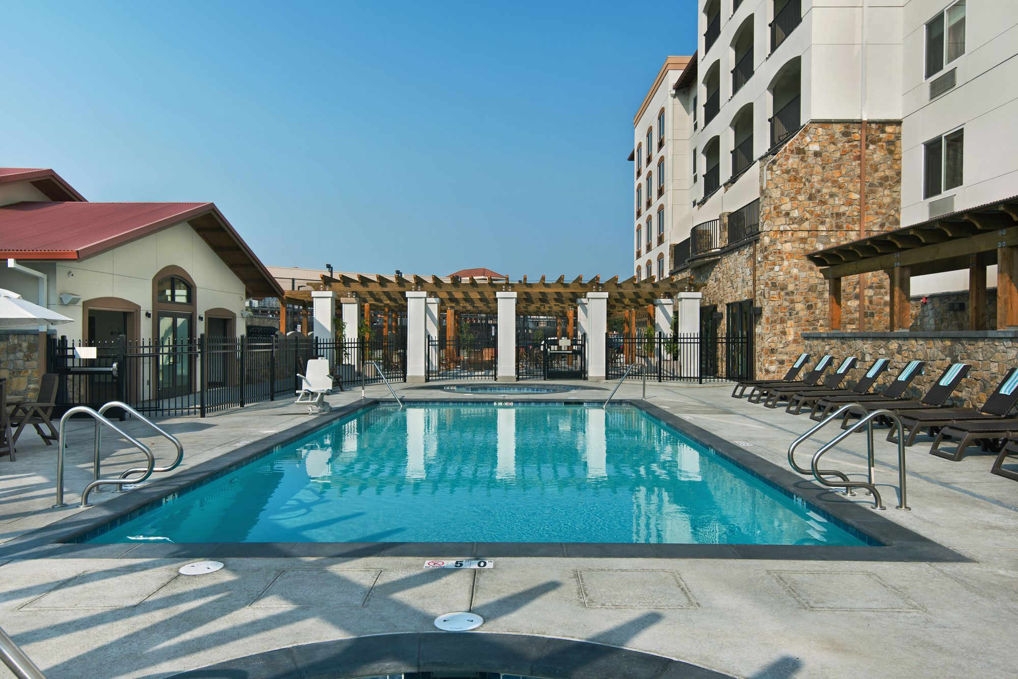 Oxford Suites Sonoma County