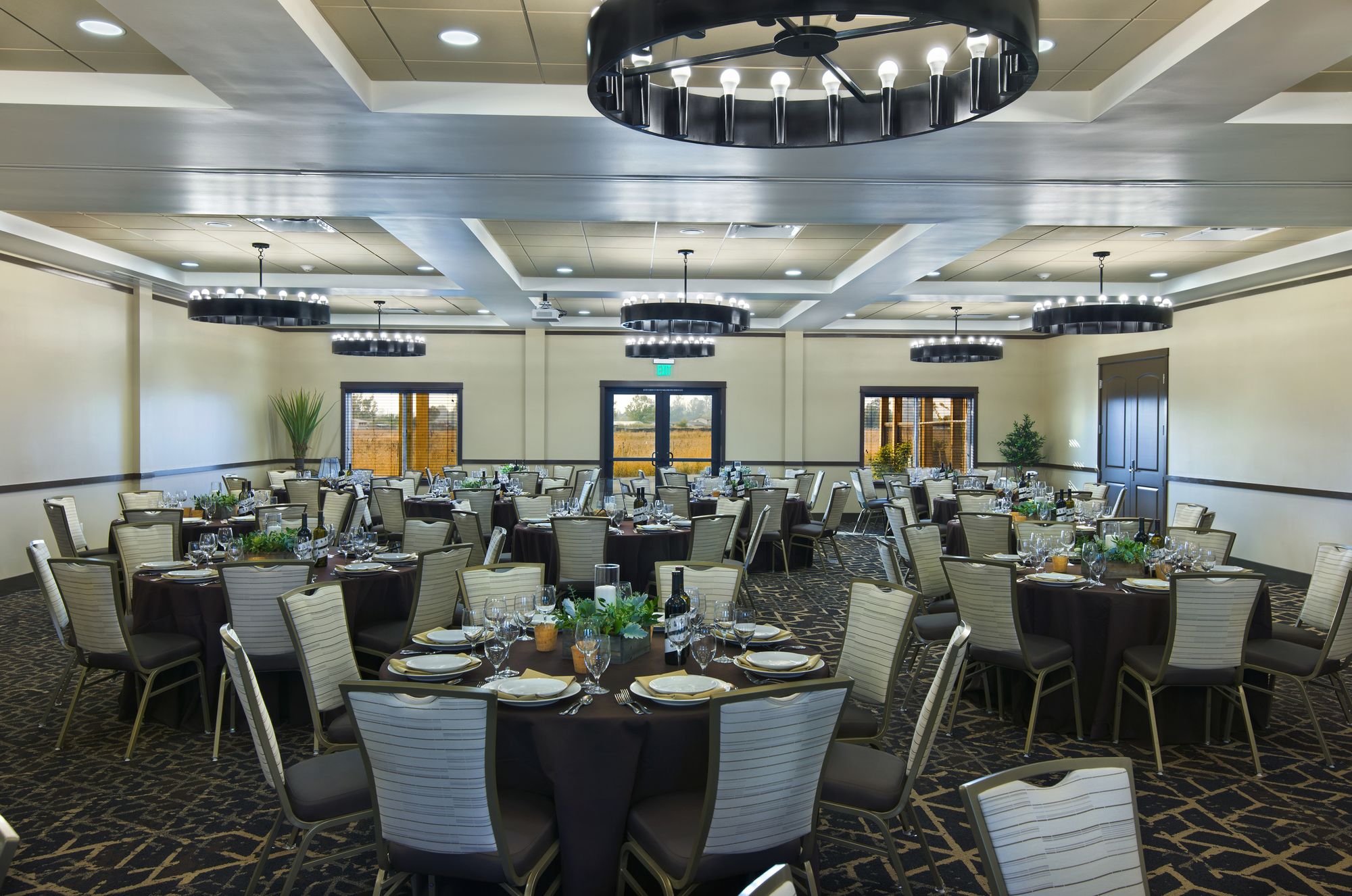 Oxford Suites Sonoma County