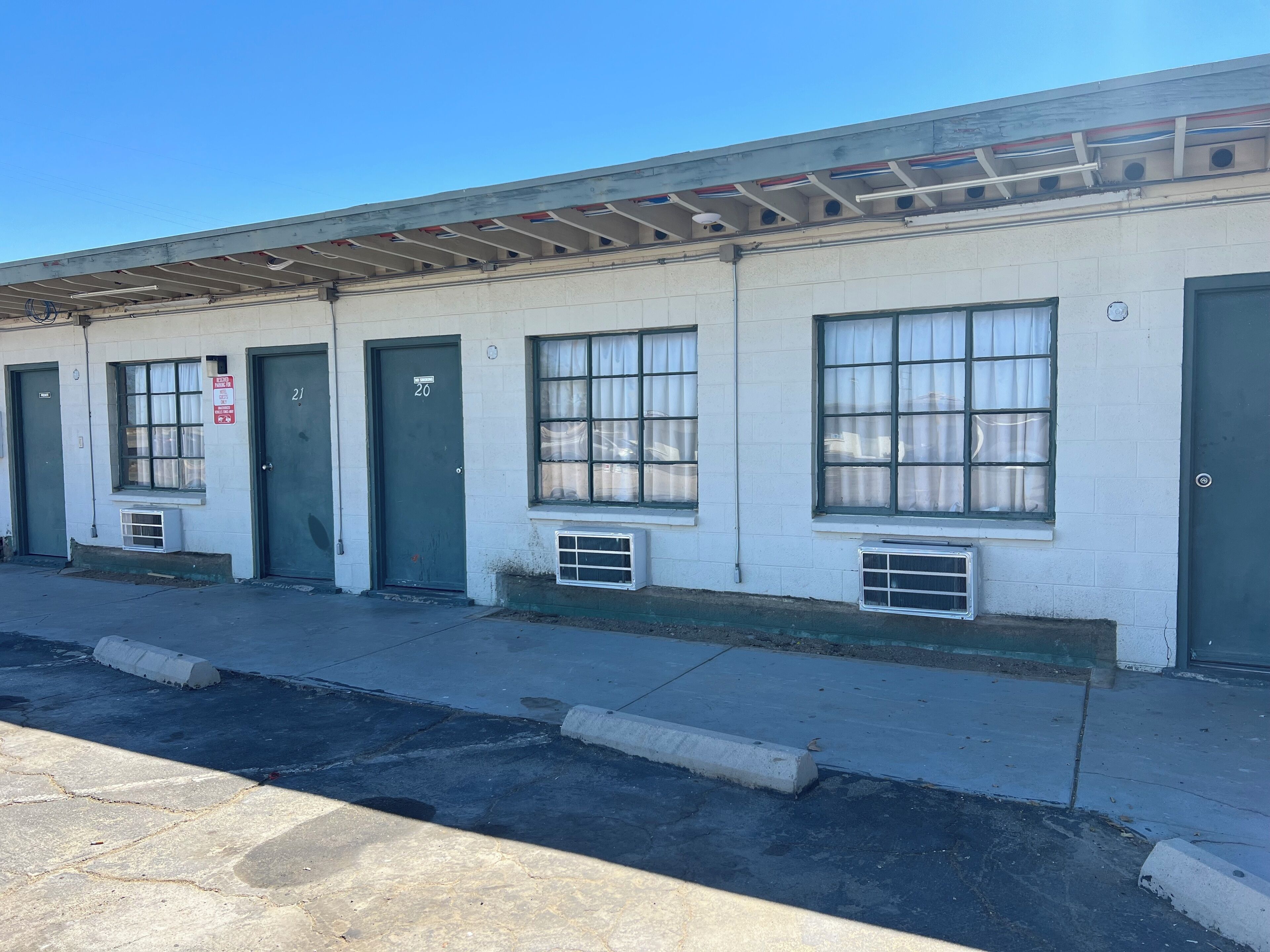Carl's Motel