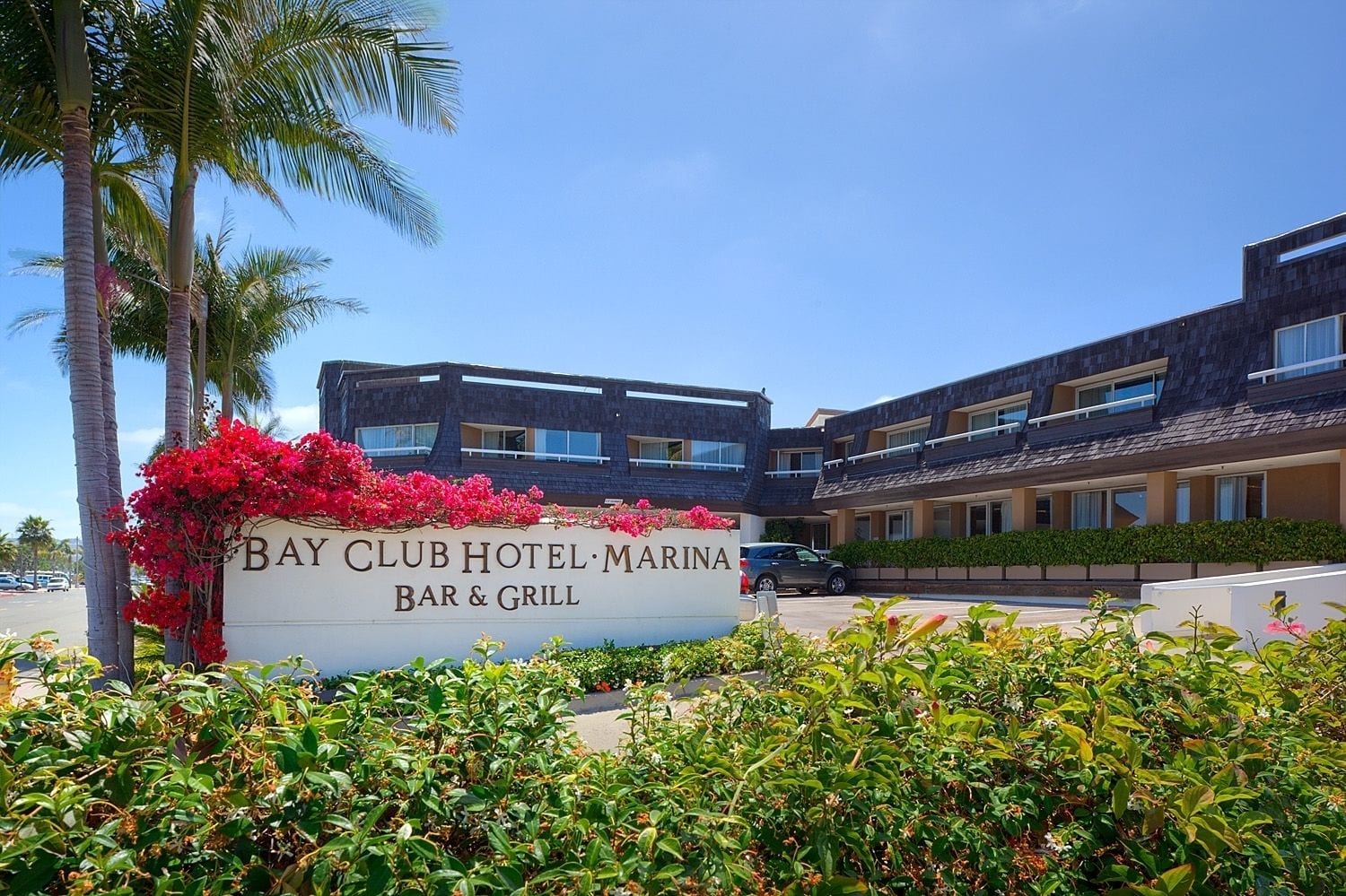 Bay Club & Marina