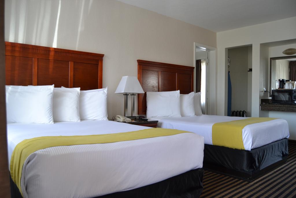 Marina Inn Hotel & Suites