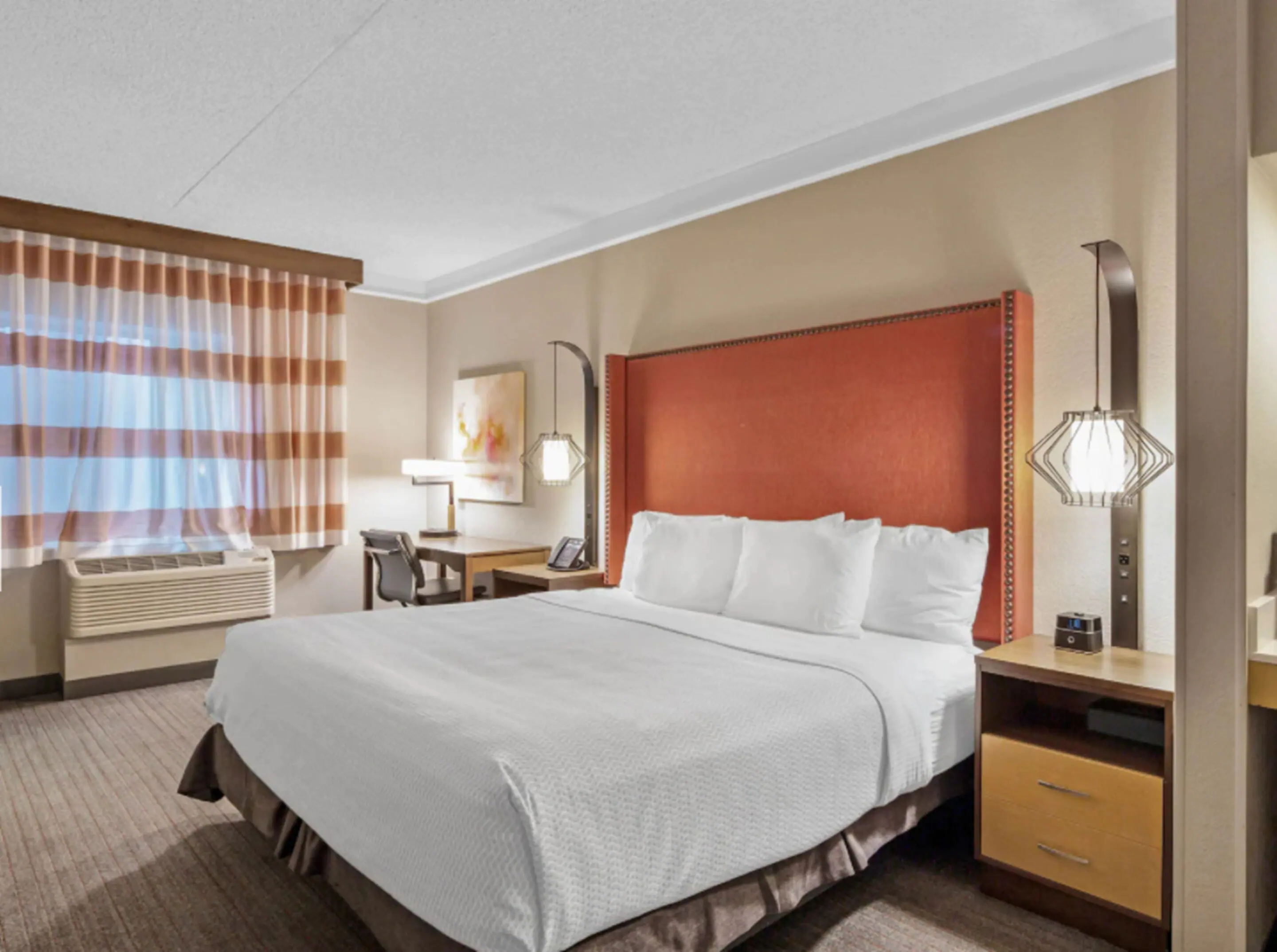 La Quinta Inn & Suites by Wyndham San Francisco Airport N