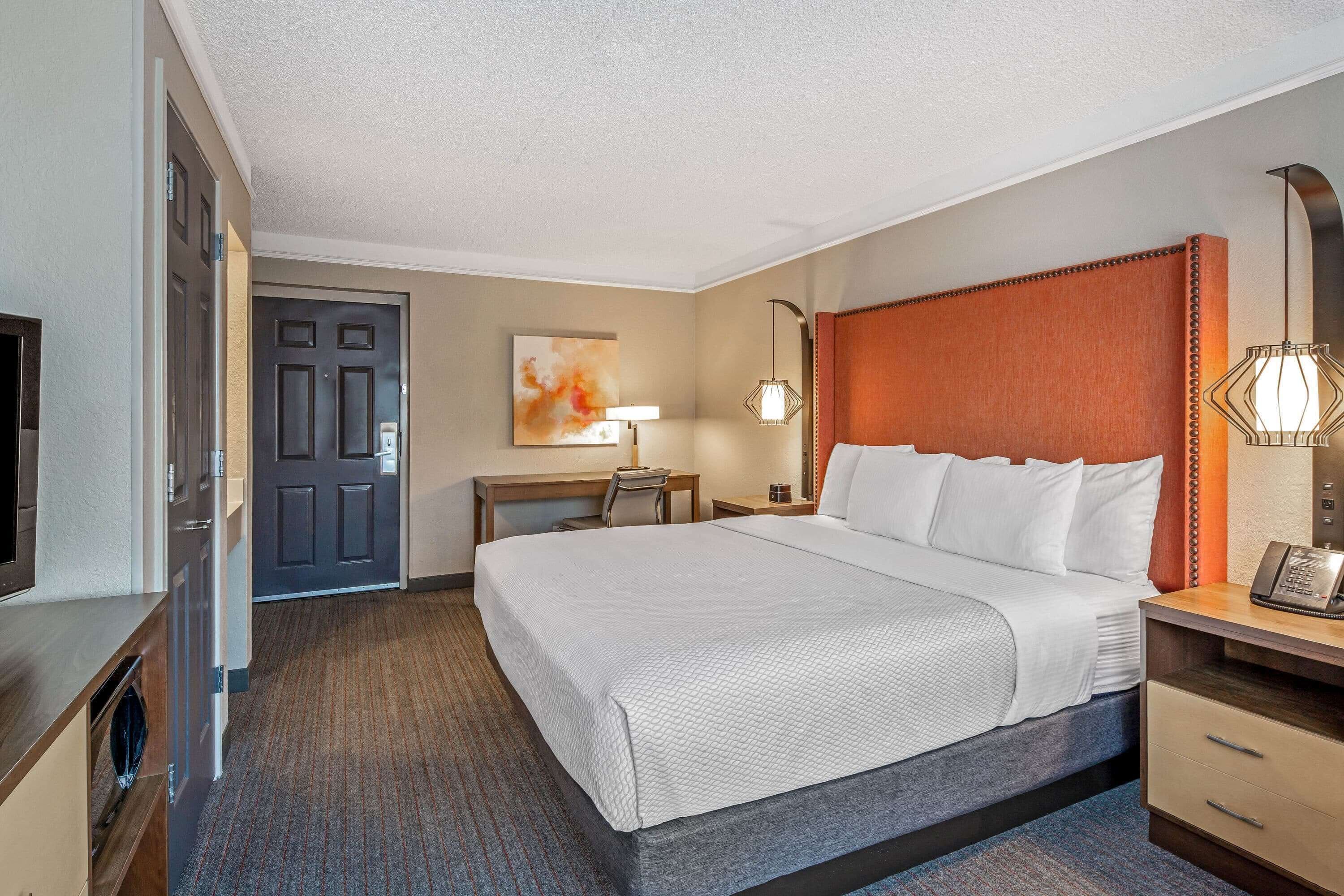 La Quinta Inn & Suites by Wyndham San Francisco Airport N