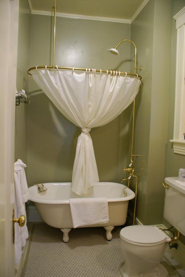 Nob Hill Inn