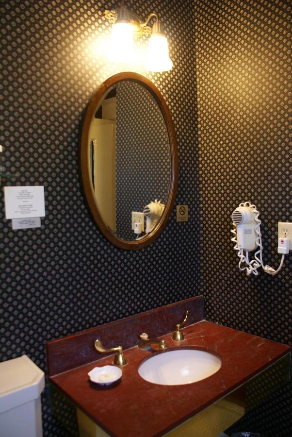Nob Hill Inn