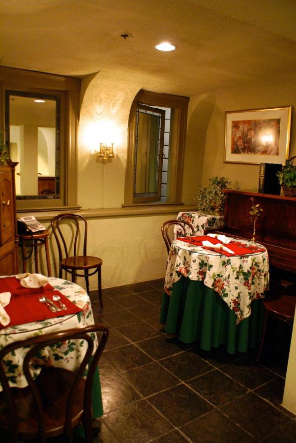 Nob Hill Inn