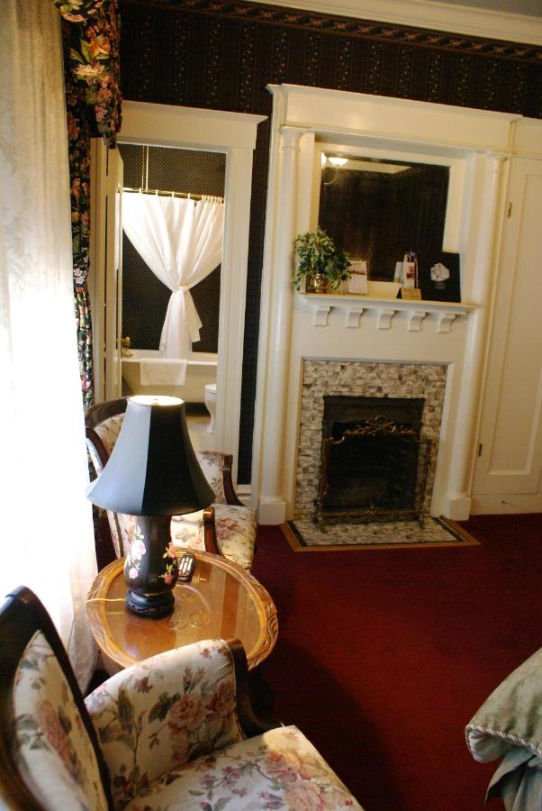 Nob Hill Inn