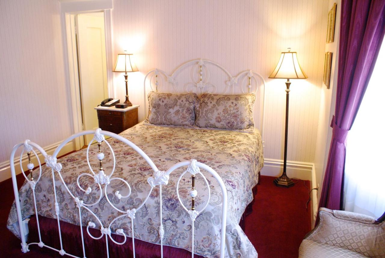 Nob Hill Inn